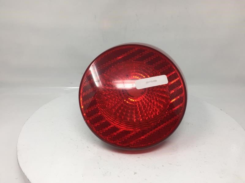 Picture of 2005 Chevrolet Cobalt Passenger Right Side Tail Light Taillight Oem 10384