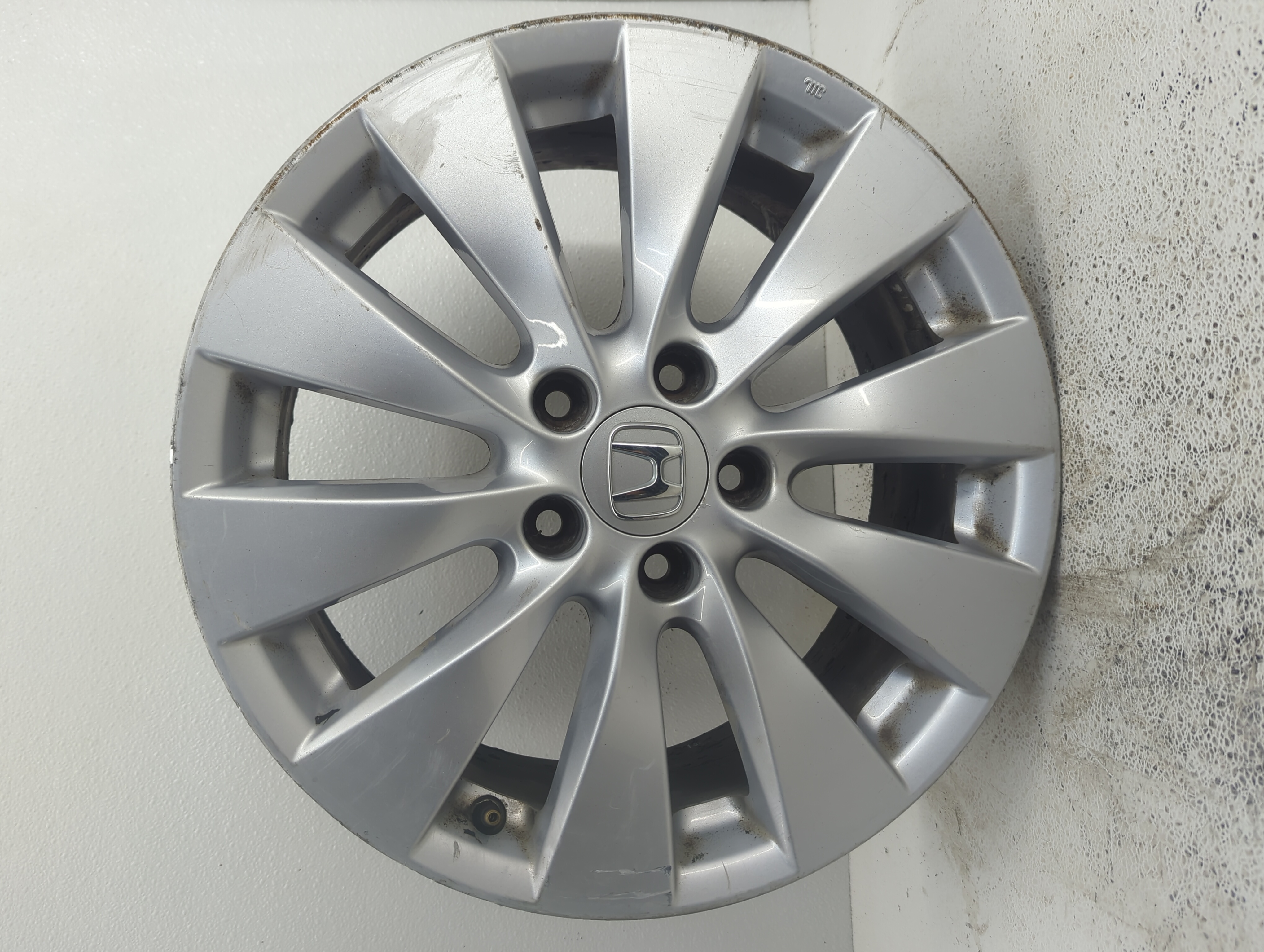 2013-2015 Honda Accord Wheel Rim Oem 1048677 - Oemusedautoparts1.com