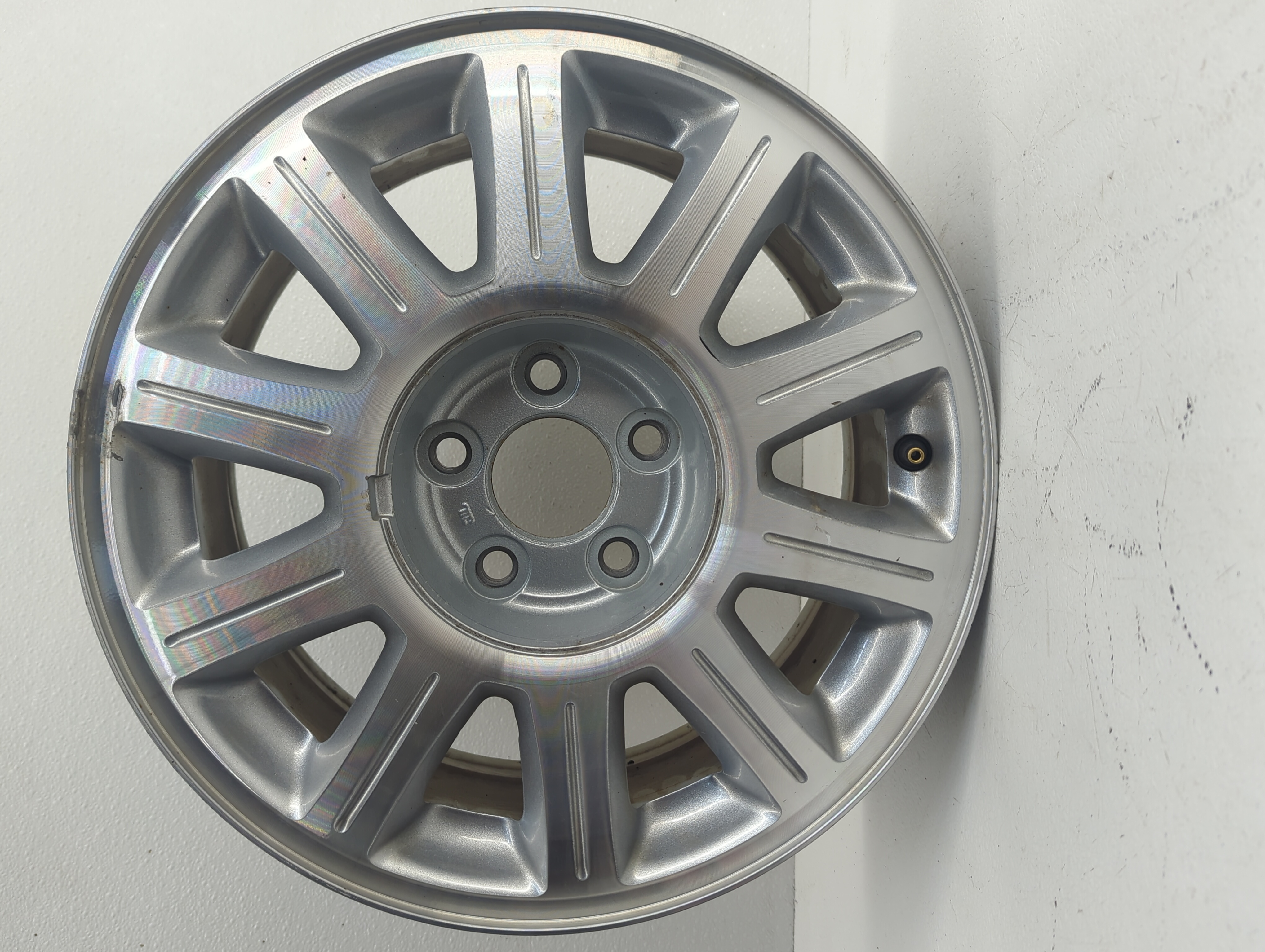 2002 Lincoln Continental Wheel Rim Oem 1048700 - Oemusedautoparts1.com