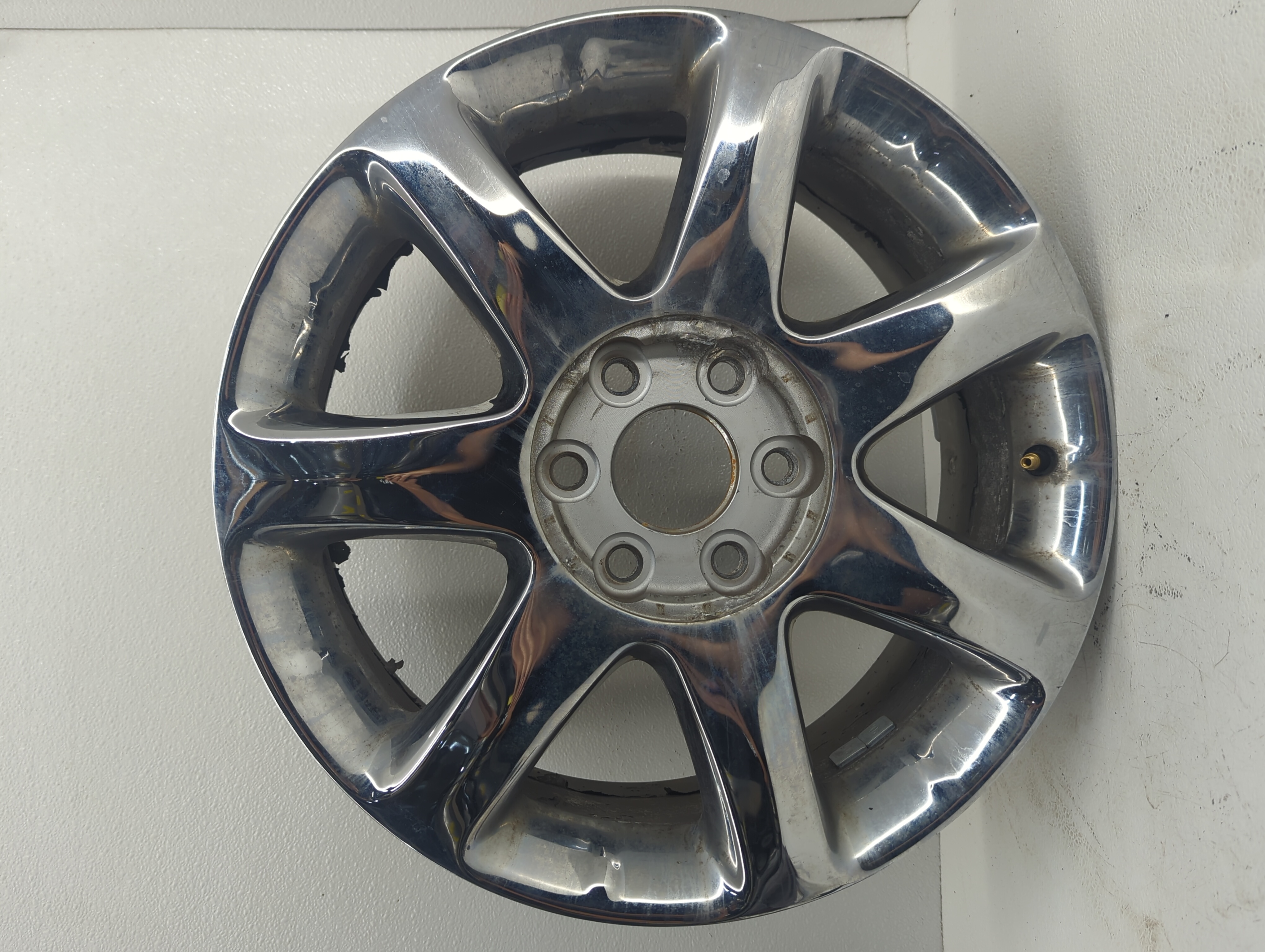 Picture of 2008-2010 Buick Enclave Wheel Rim Oem 1053094