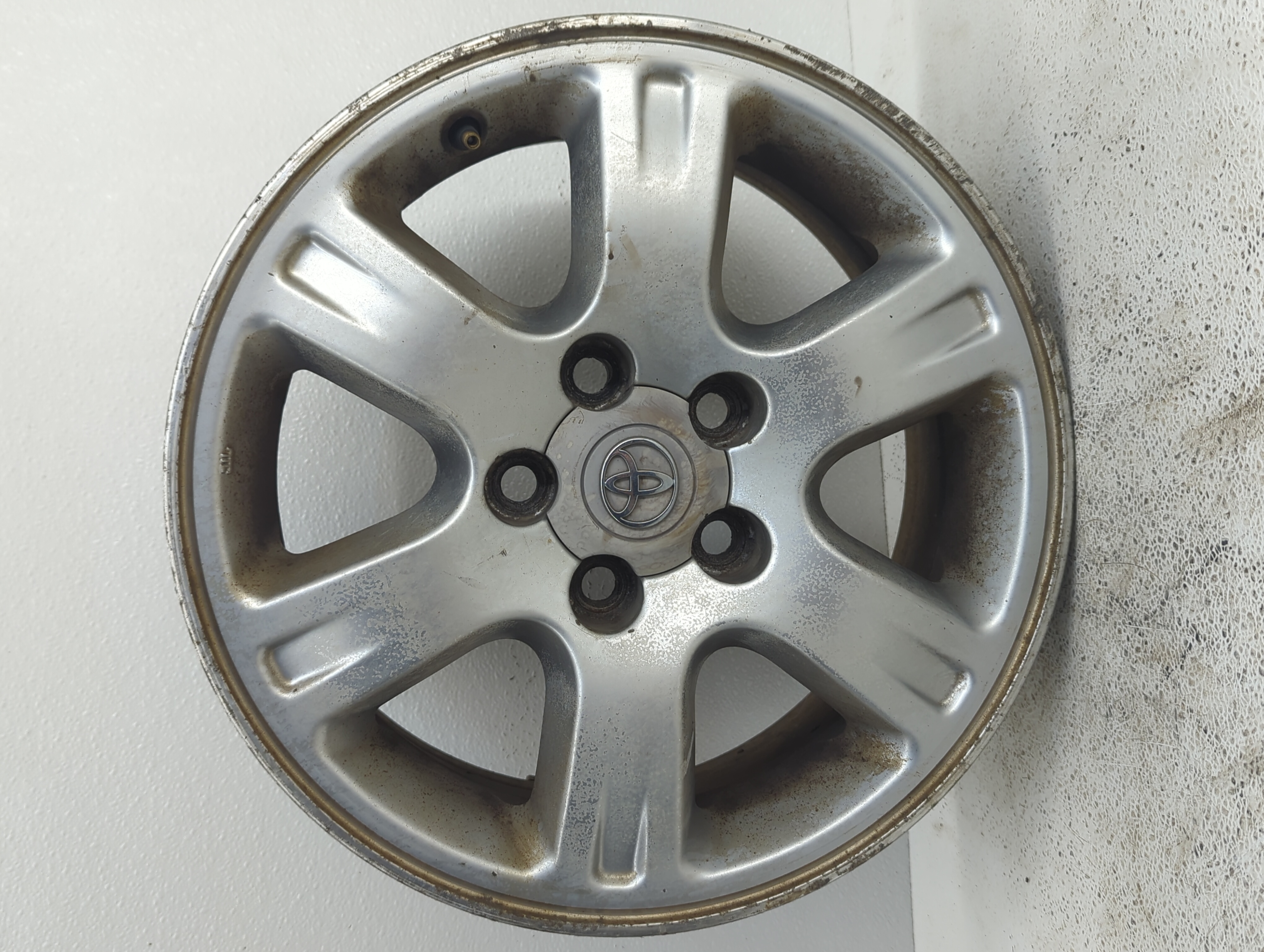 2001-2007 Toyota Highlander Wheel Rim Oem 1055080 - Oemusedautoparts1.com