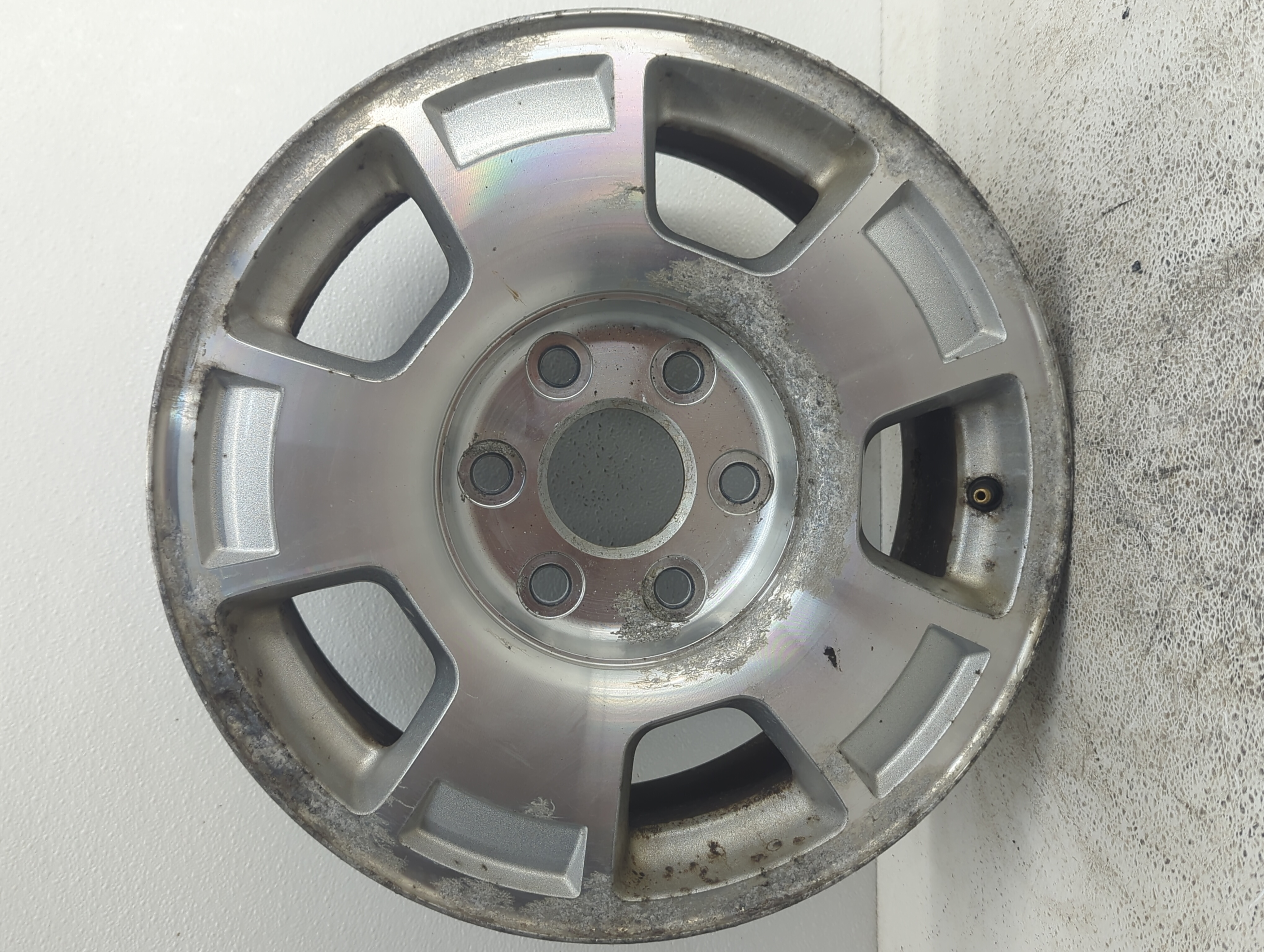 Chevrolet Suburban Wheel Rim Oem 1057242 - Oemusedautoparts1.com