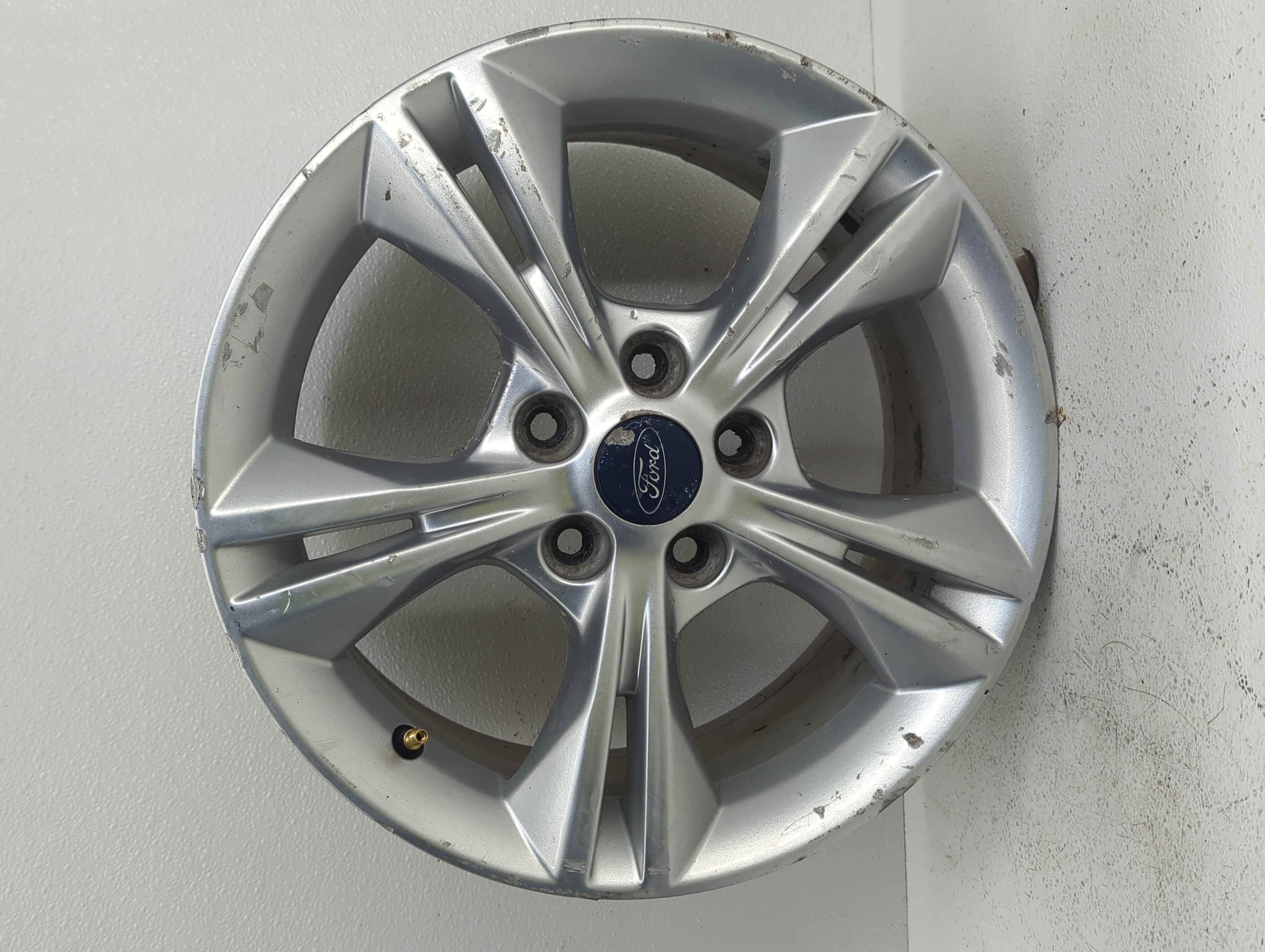 2012-2014 Ford Focus Wheel Rim Oem 1057249 - Oemusedautoparts1.com
