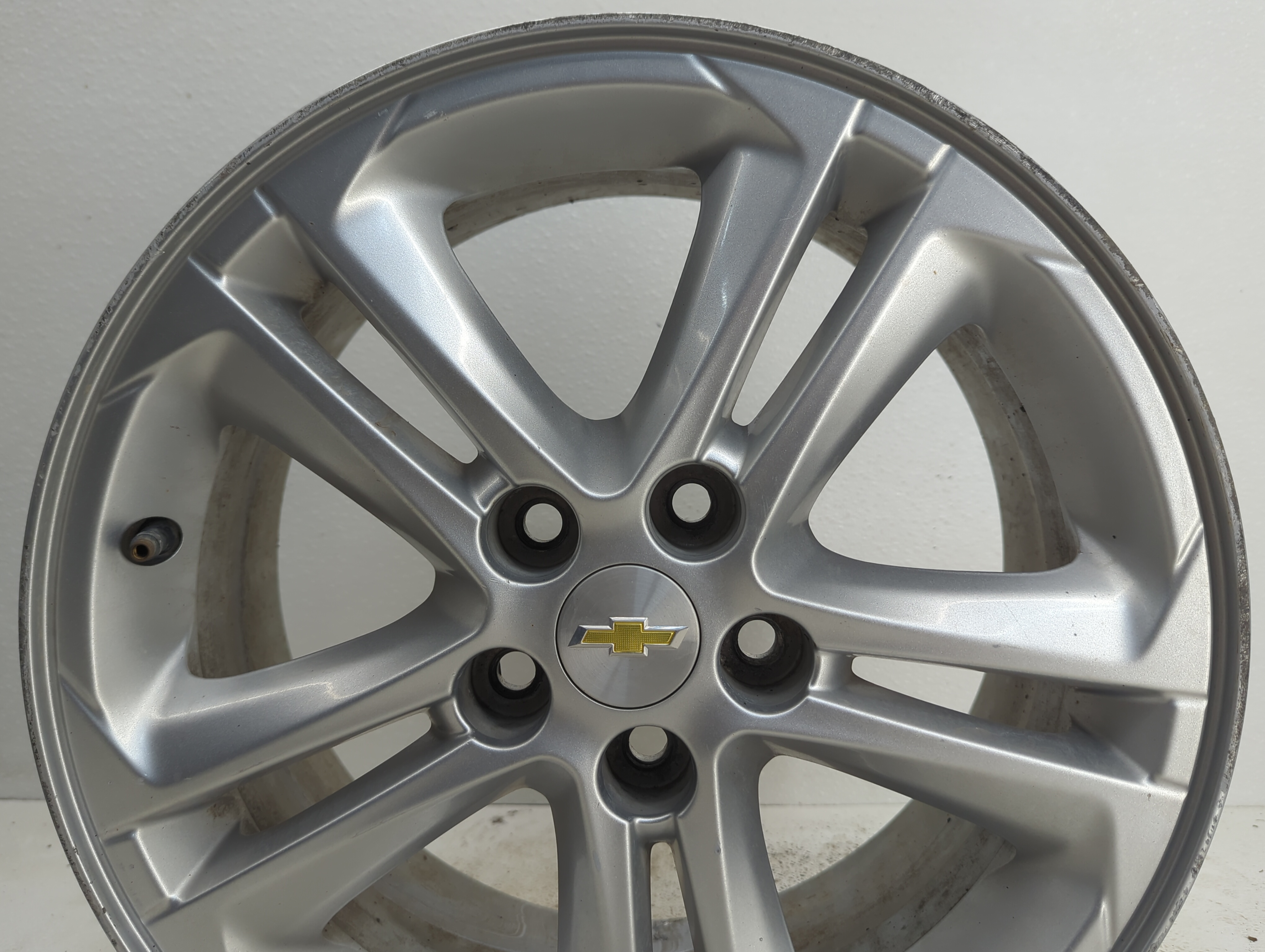 2016-2018 Chevrolet Cruze Wheel Rim Oem 1057316 - Oemusedautoparts1.com
