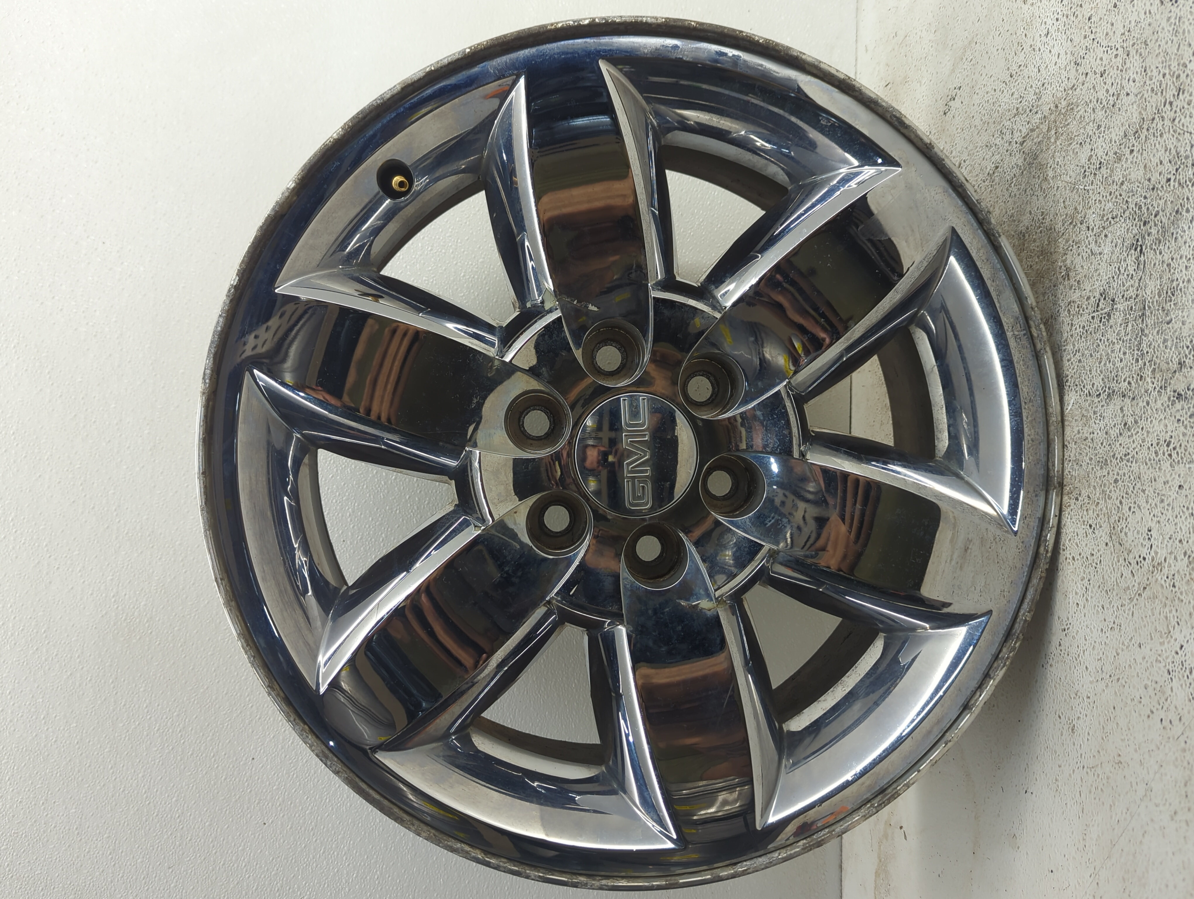Picture of 2007-2014 Gmc Yukon Wheel Rim Oem 1057325