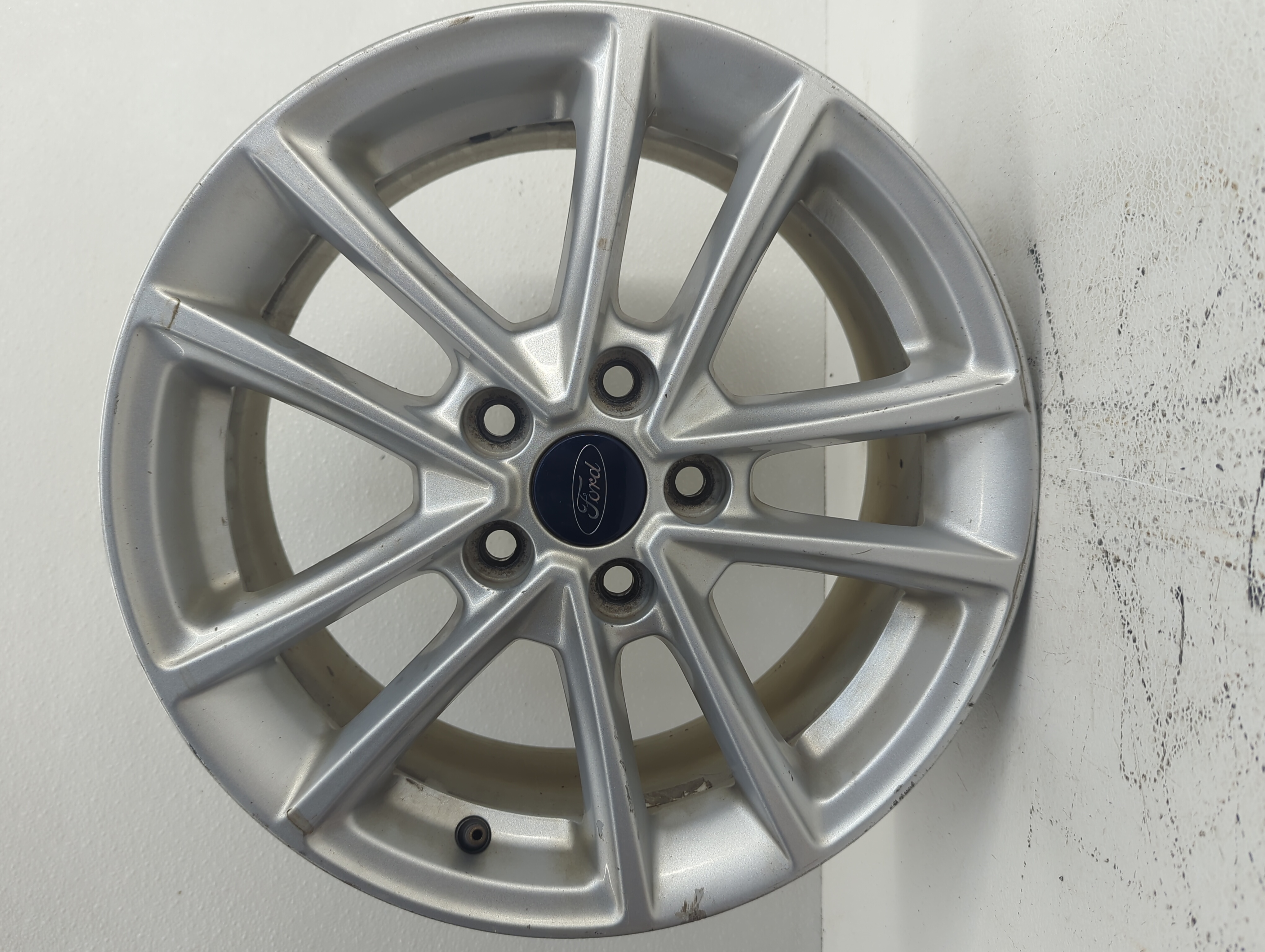 2015-2018 Ford Focus Wheel Rim Oem 1057332 - Oemusedautoparts1.com