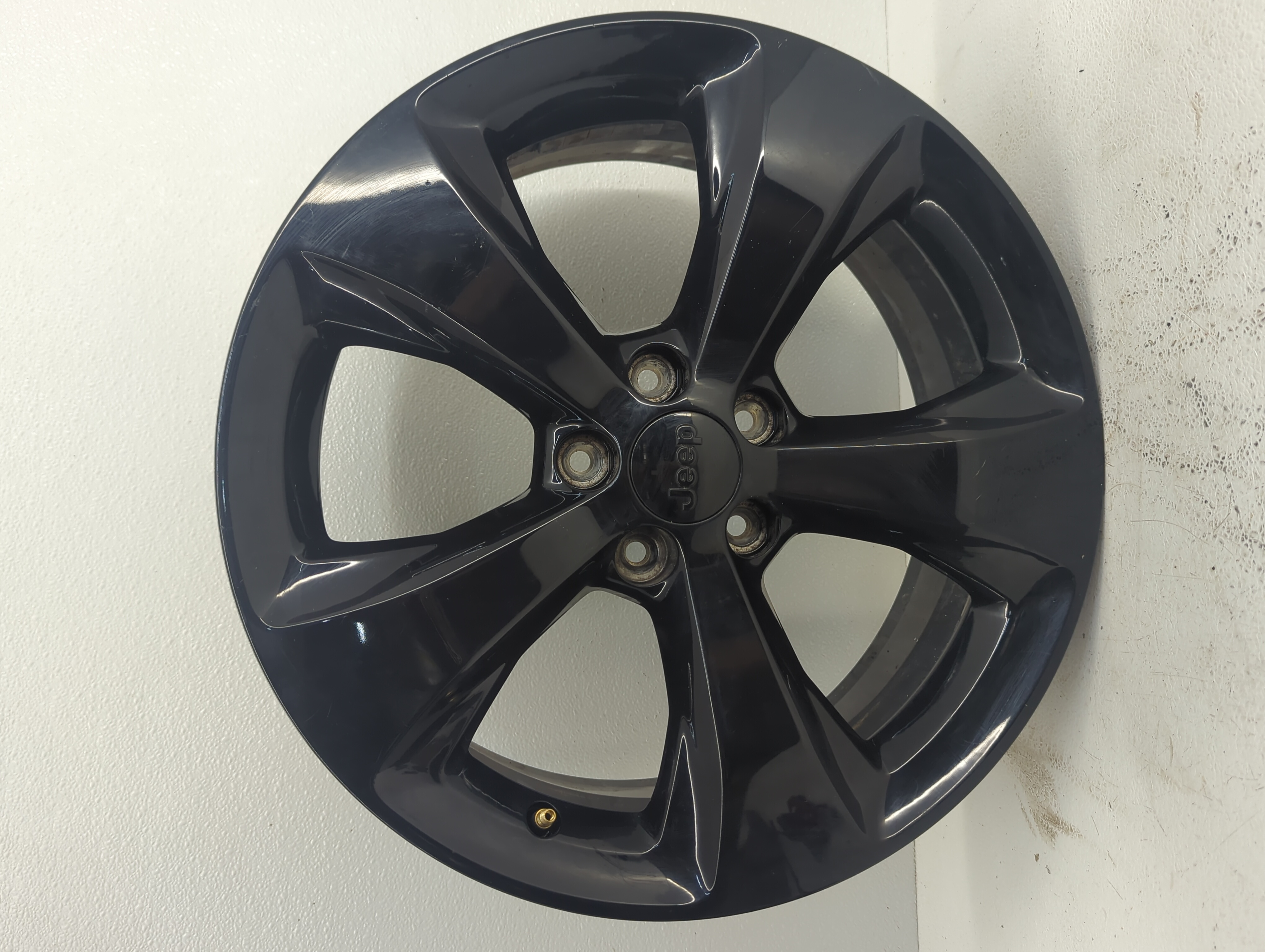 2016-2022 Jeep Cherokee Wheel Rim Oem 1060420 - Oemusedautoparts1.com