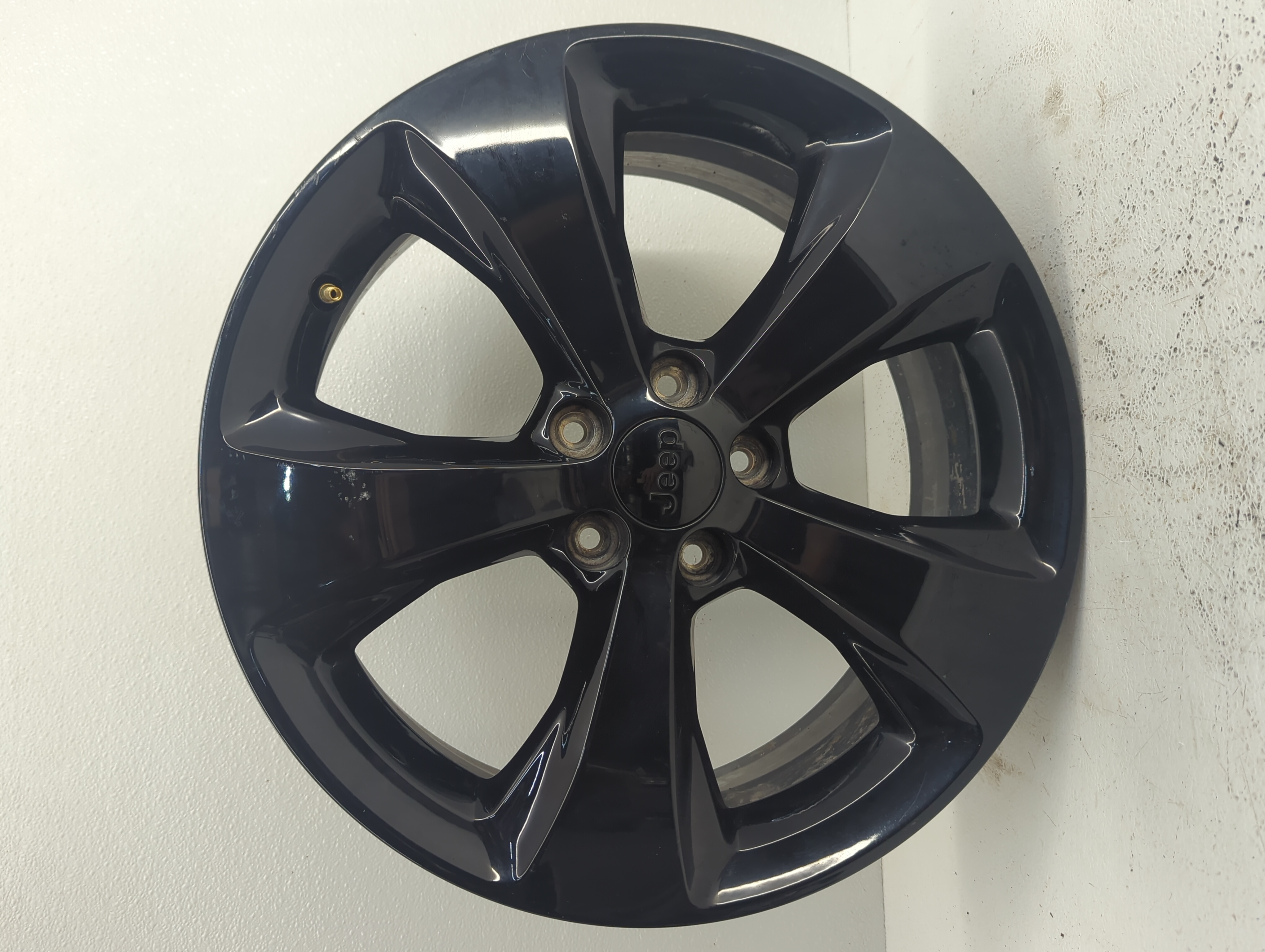 2016-2022 Jeep Cherokee Wheel Rim Oem 1060421 - Oemusedautoparts1.com