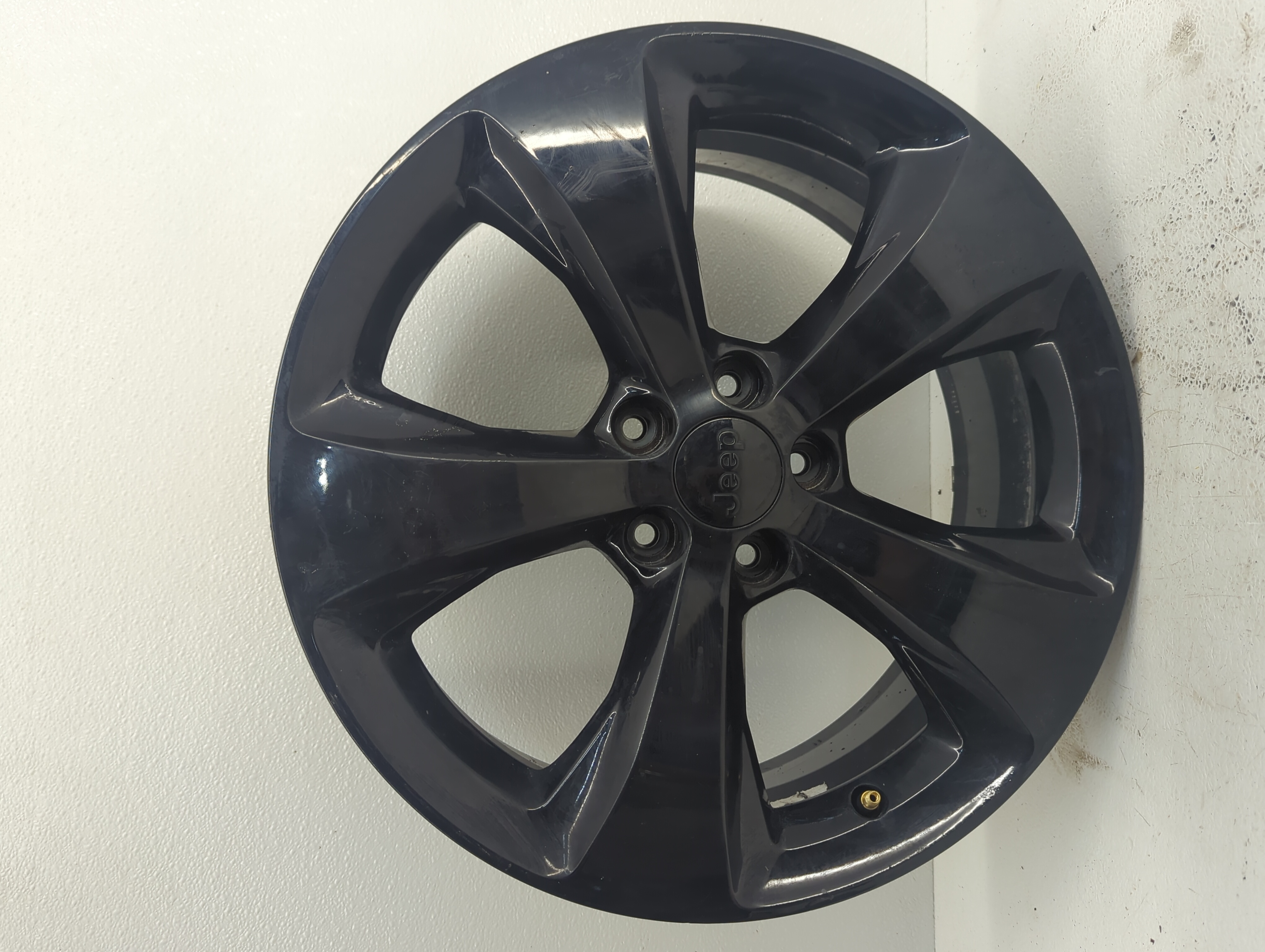 2016-2022 Jeep Cherokee Wheel Rim Oem 1060422 - Oemusedautoparts1.com