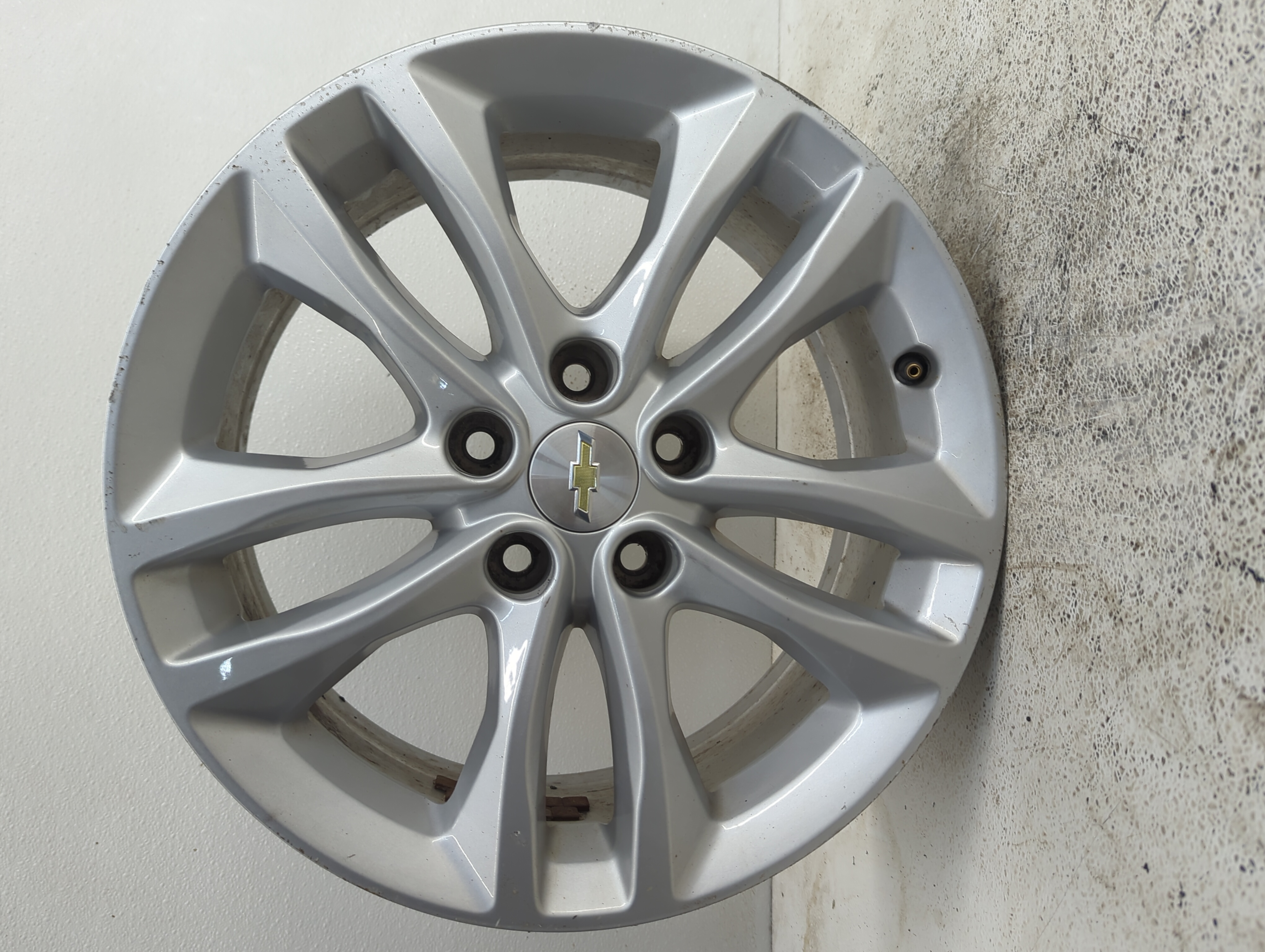 Picture of 2016-2018 Chevrolet Malibu Wheel Rim Oem 1060518