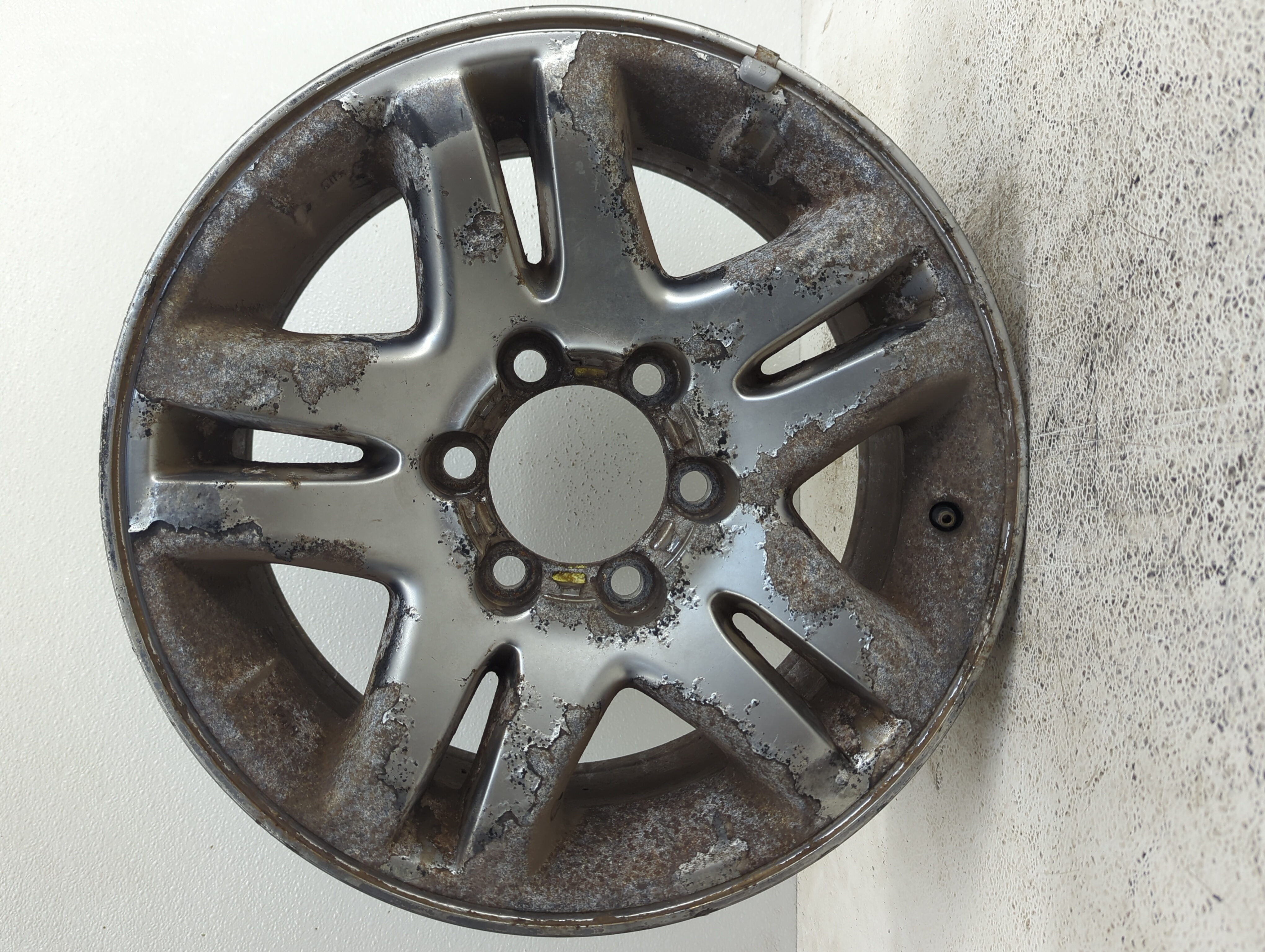 2003-2007 Toyota Sequoia Wheel Rim Oem 1060521 - Oemusedautoparts1.com