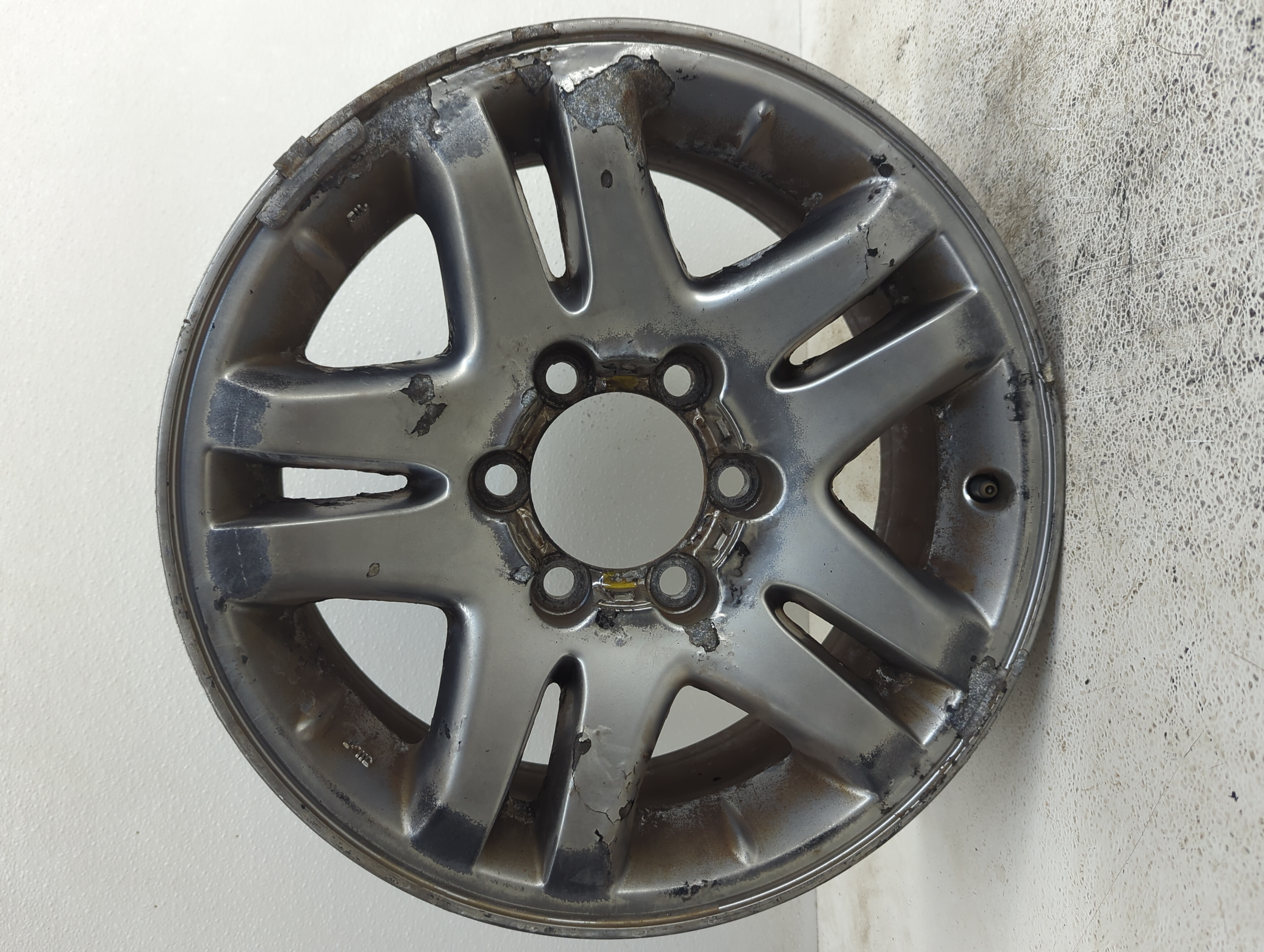 2003-2007 Toyota Sequoia Wheel Rim Oem 1060522 - Oemusedautoparts1.com