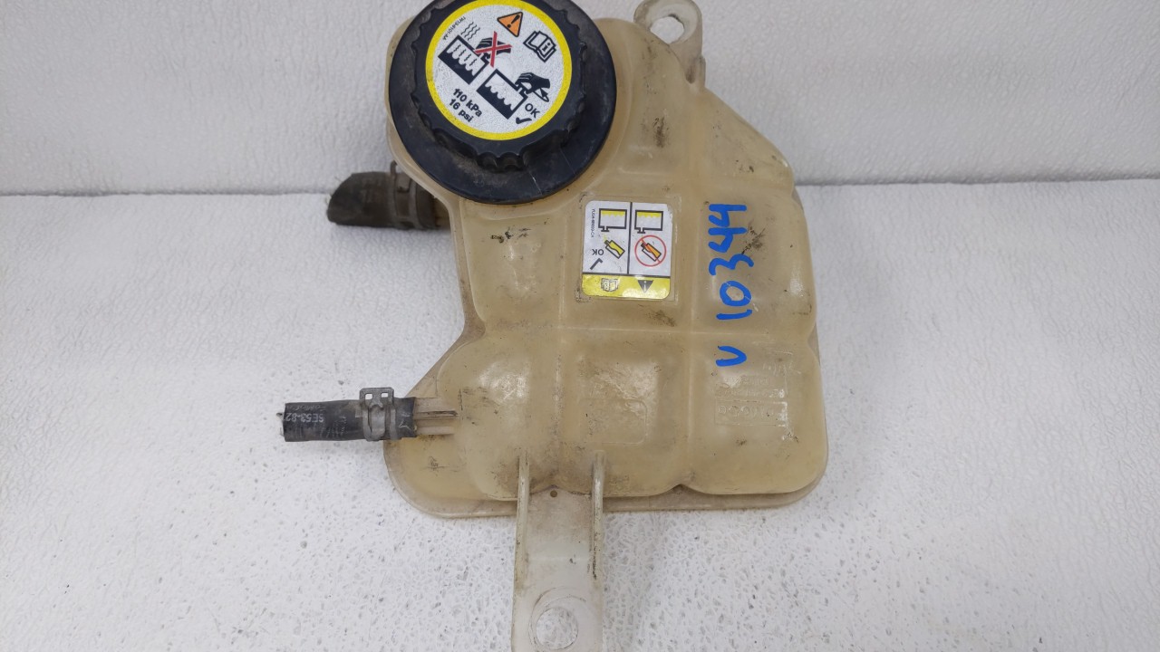 Picture of 2008 Ford Taurus ENGINE COOLANT RESERVOIR 106419