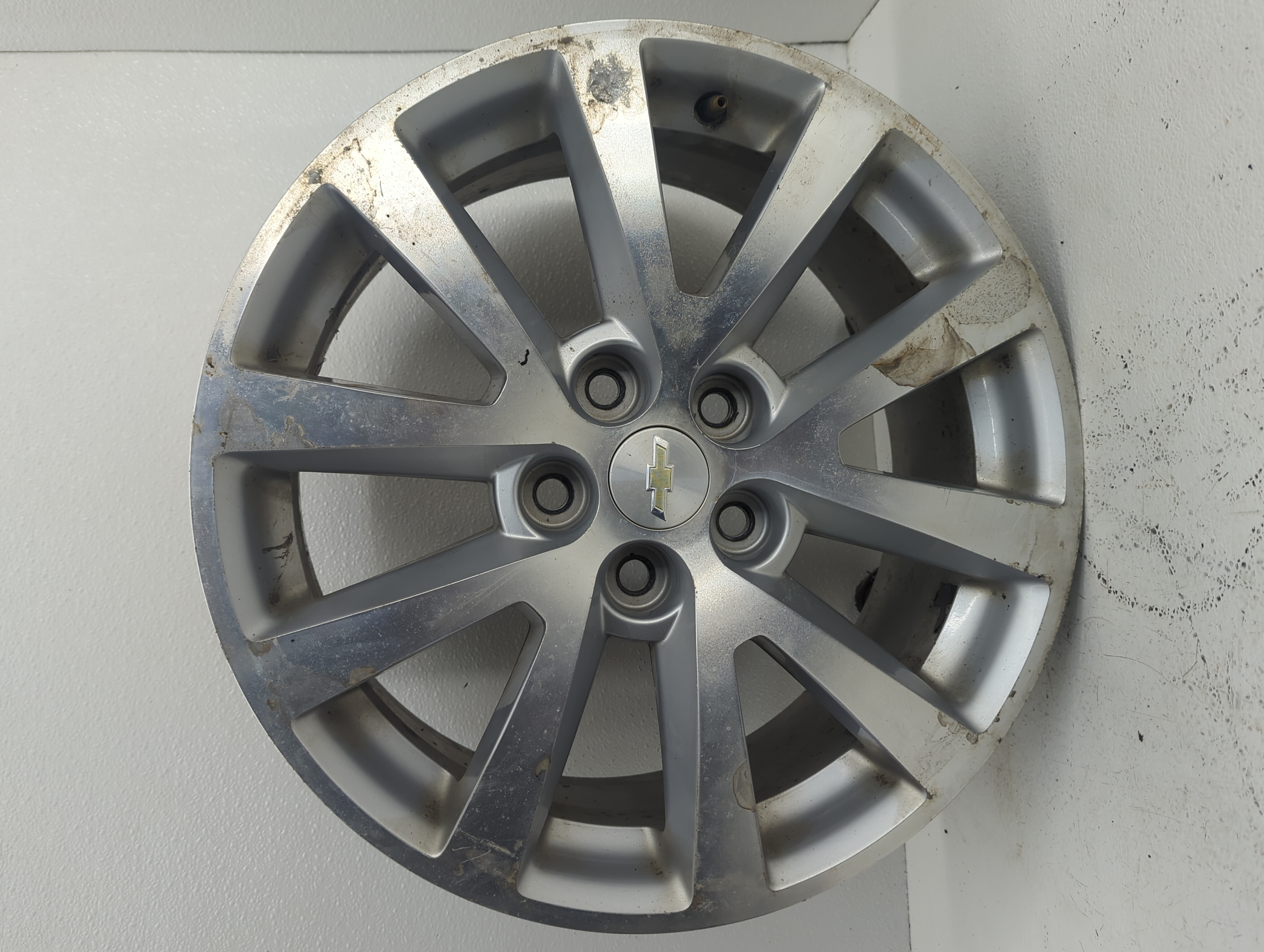 2013-2016 Chevrolet Malibu Wheel Rim Oem 1065043 - Oemusedautoparts1.com
