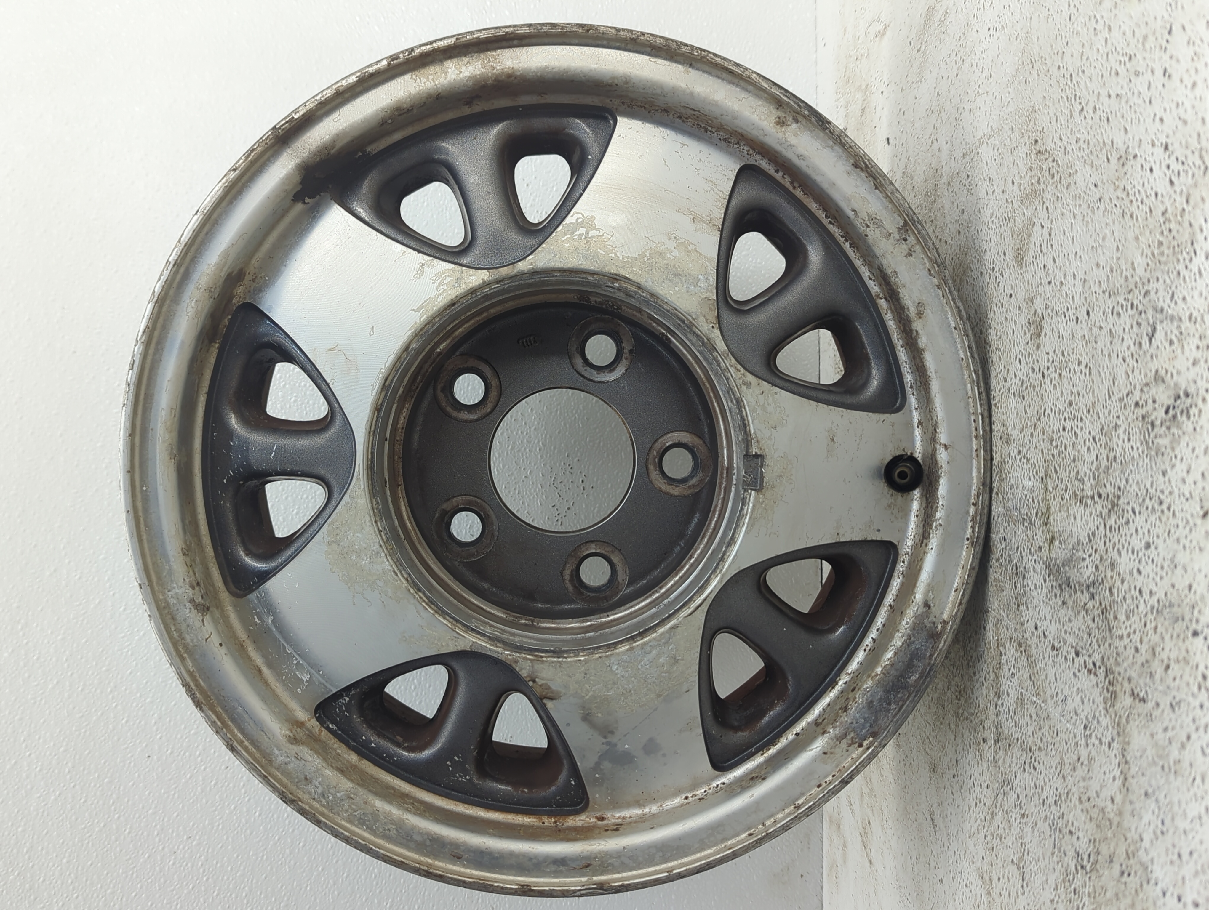 Picture of 1993-2002 Gmc Safari Wheel Rim Oem 1065293