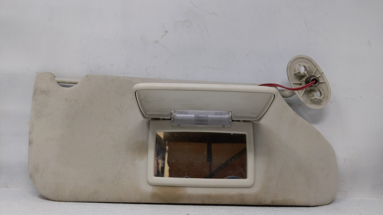 2008-2012 Jeep Liberty Passenger Sun Visor Mirror Right Sunvisor Ivory 106555 - Oemusedautoparts1.com
