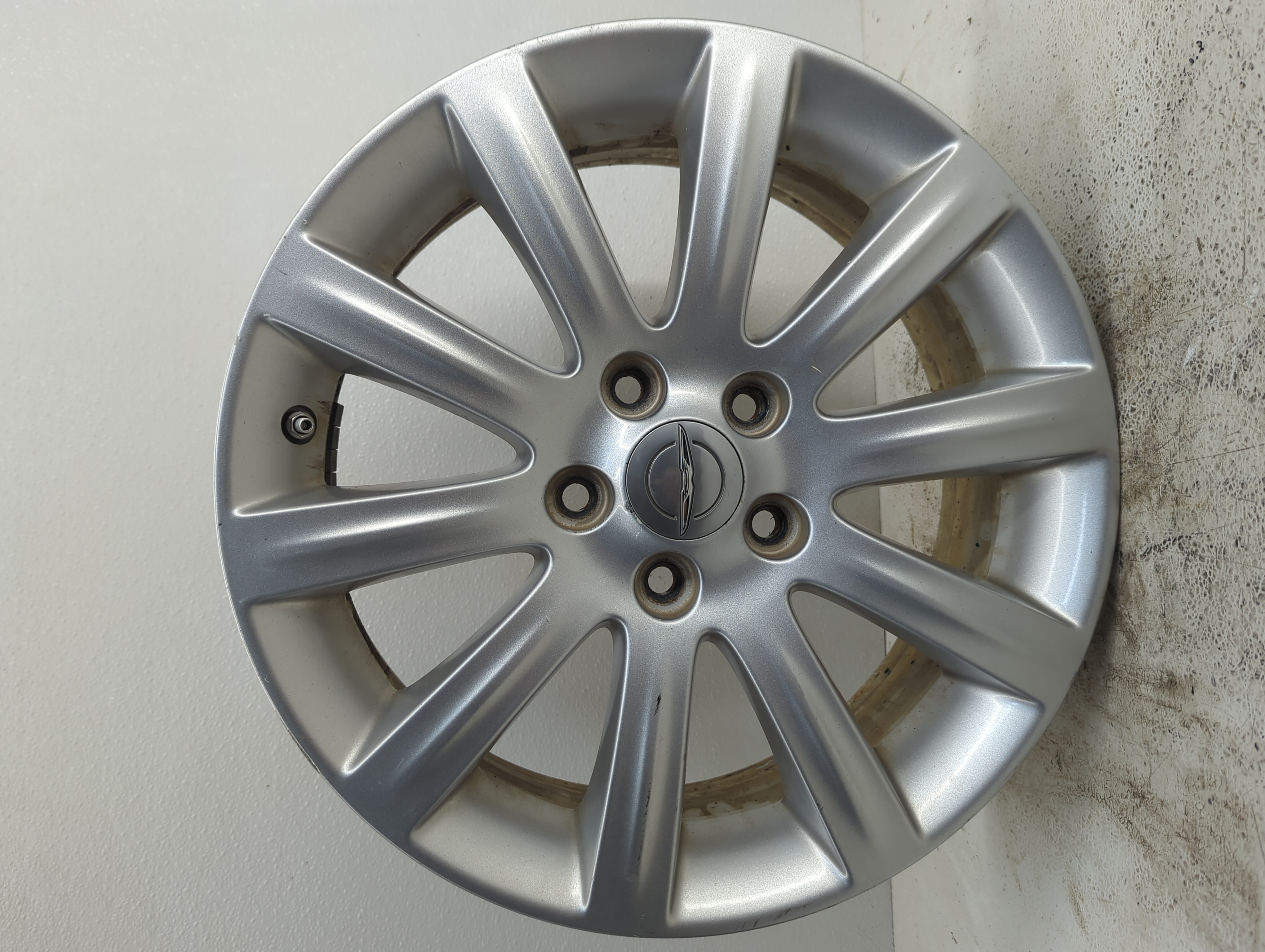 2011-2014 Chrysler 200 Wheel Rim Oem 1066540 - Oemusedautoparts1.com