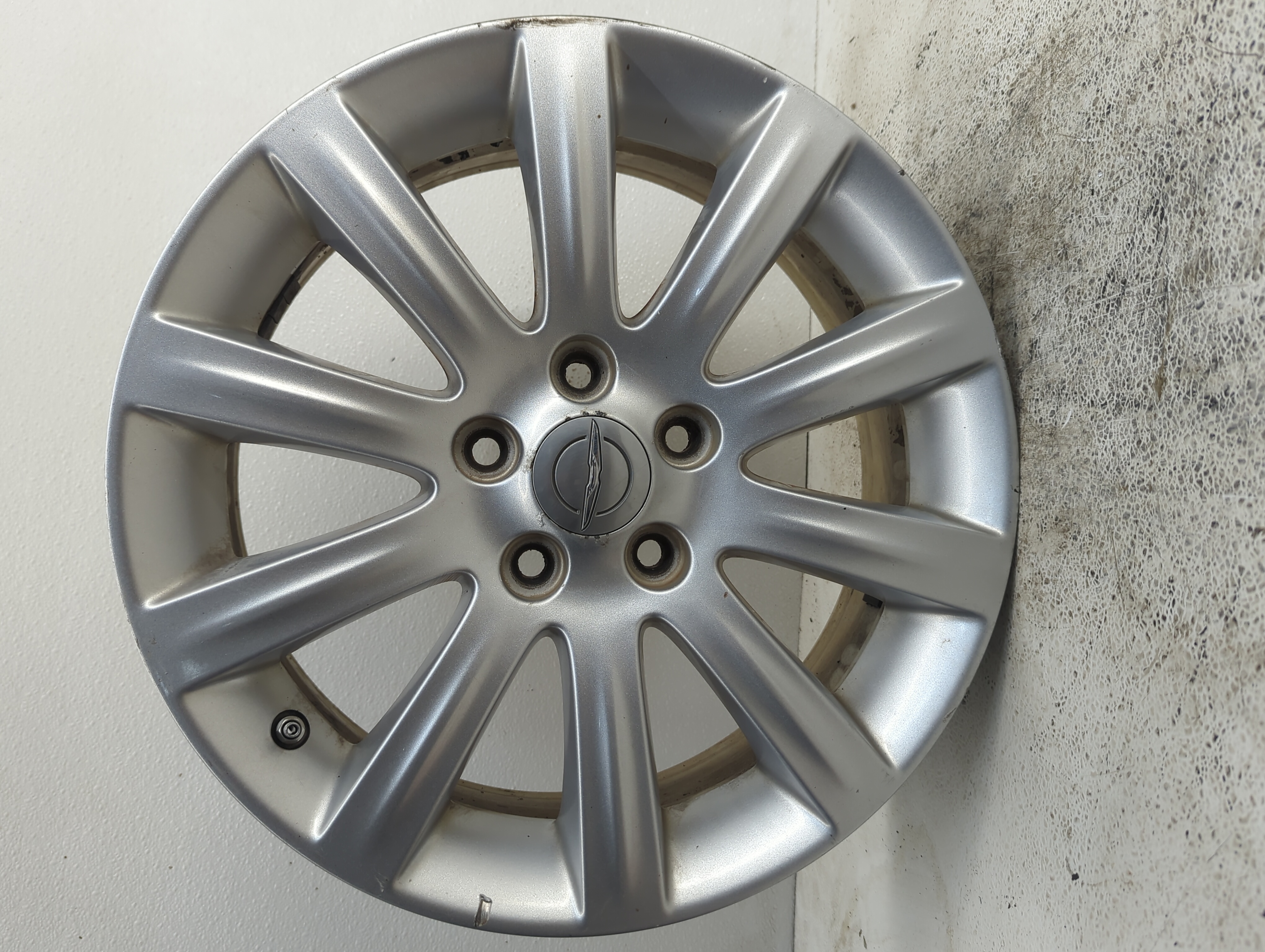 2011-2014 Chrysler 200 Wheel Rim Oem 1066541 - Oemusedautoparts1.com