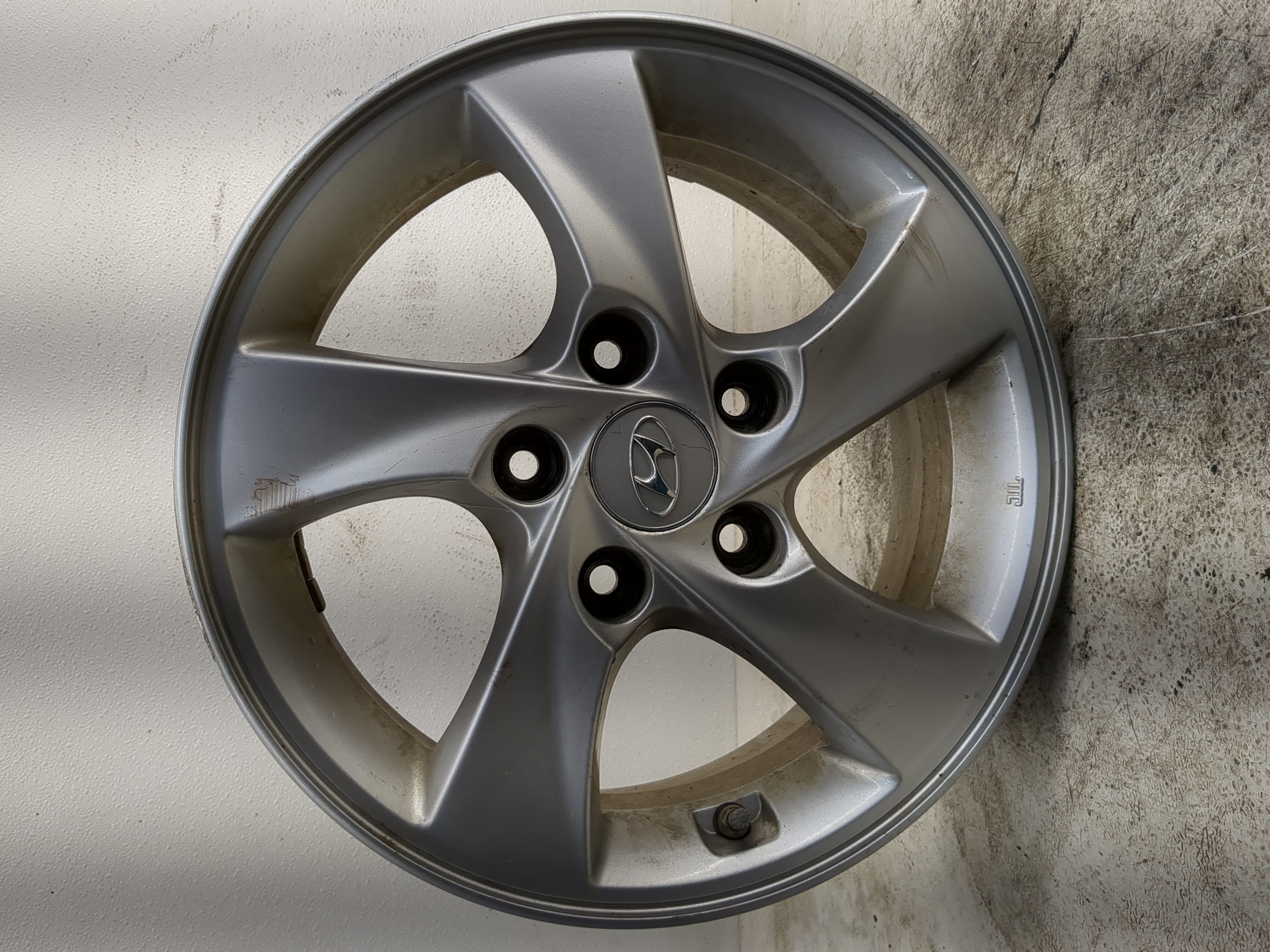 Picture of 2014-2016 Hyundai Elantra Oem Wheel Rim 1066736