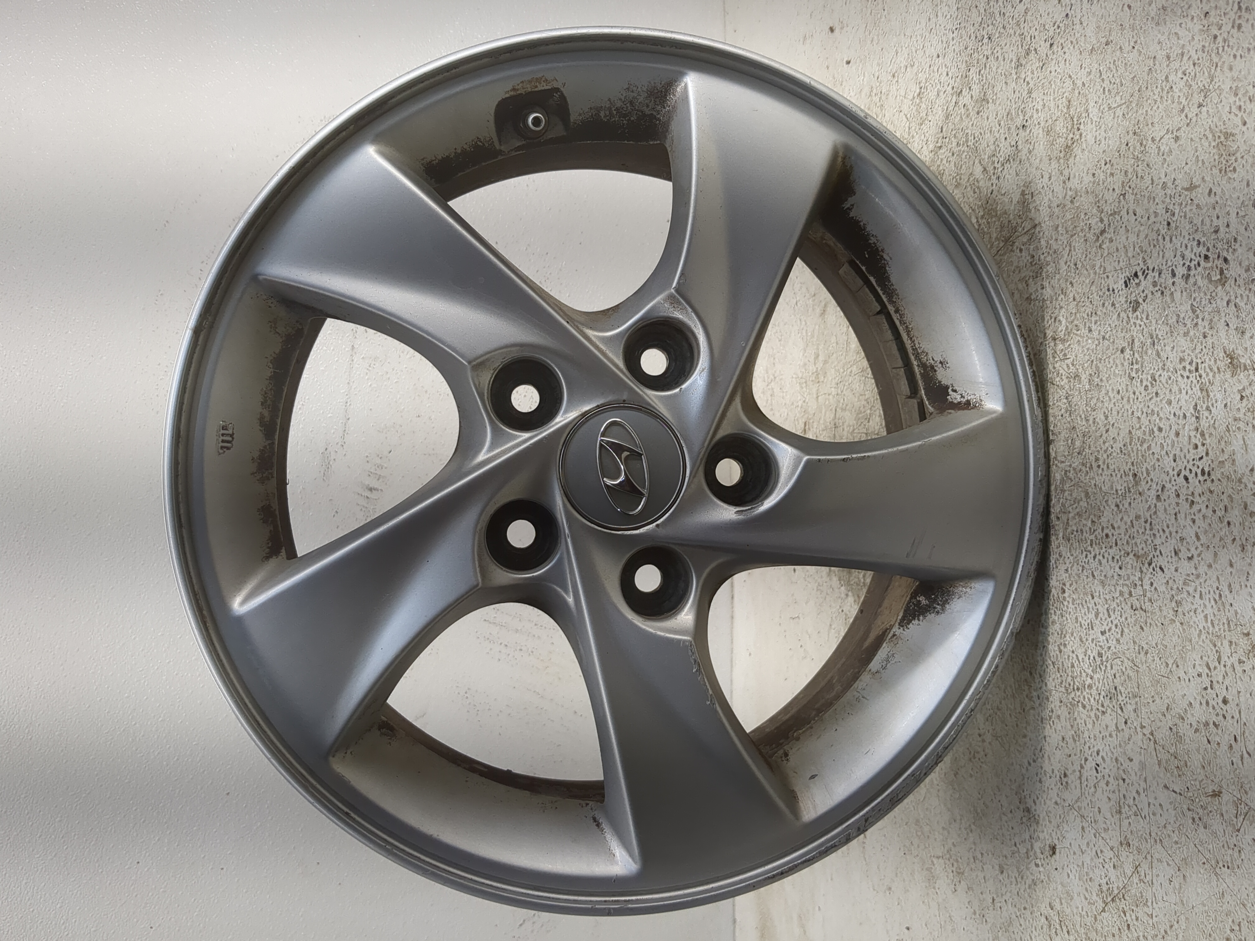 2014-2016 Hyundai Elantra Oem Wheel Rim 1066737 - Oemusedautoparts1.com