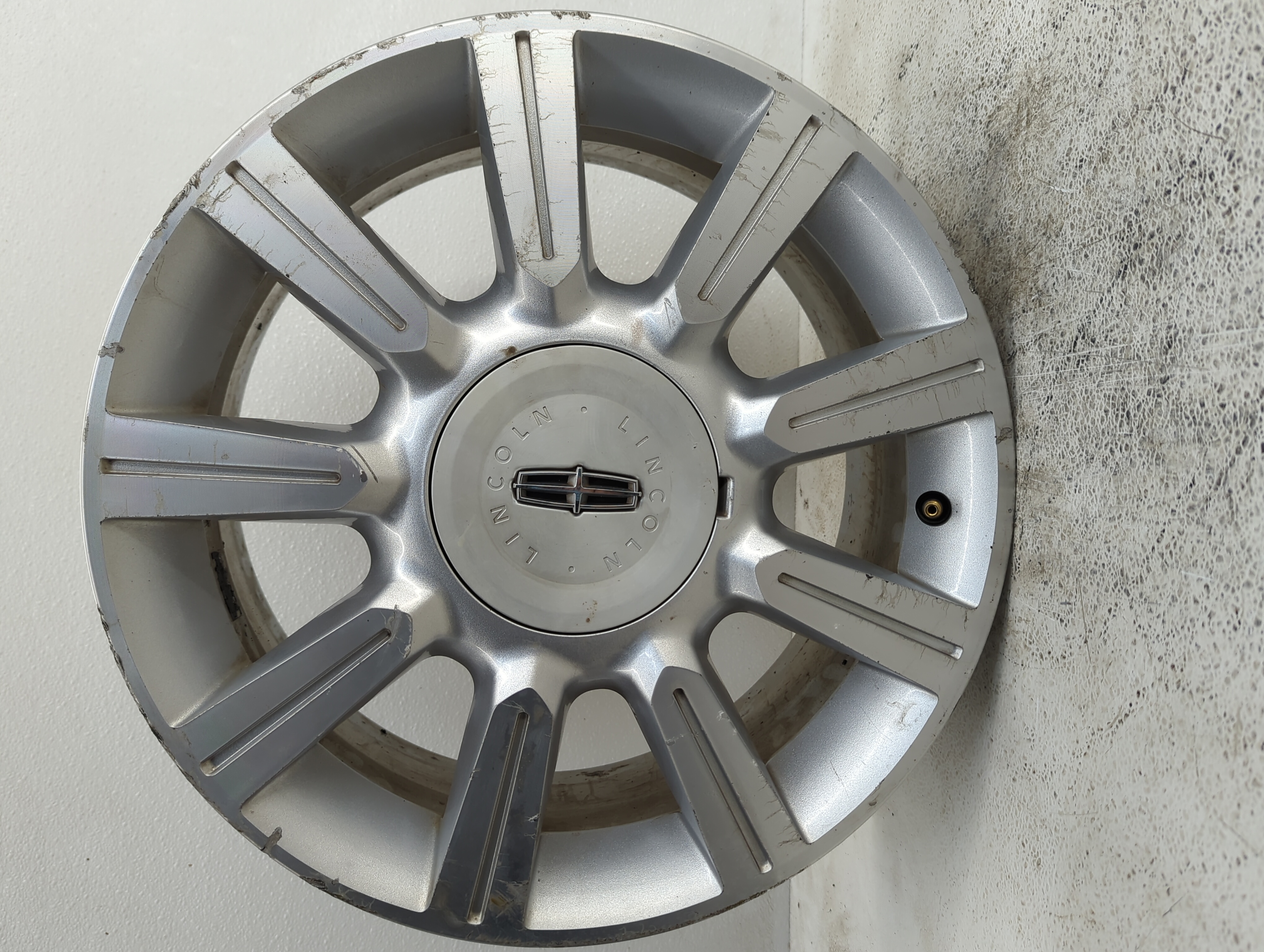 2010-2012 Lincoln Mkz Wheel Rim Oem 1067280 - Oemusedautoparts1.com