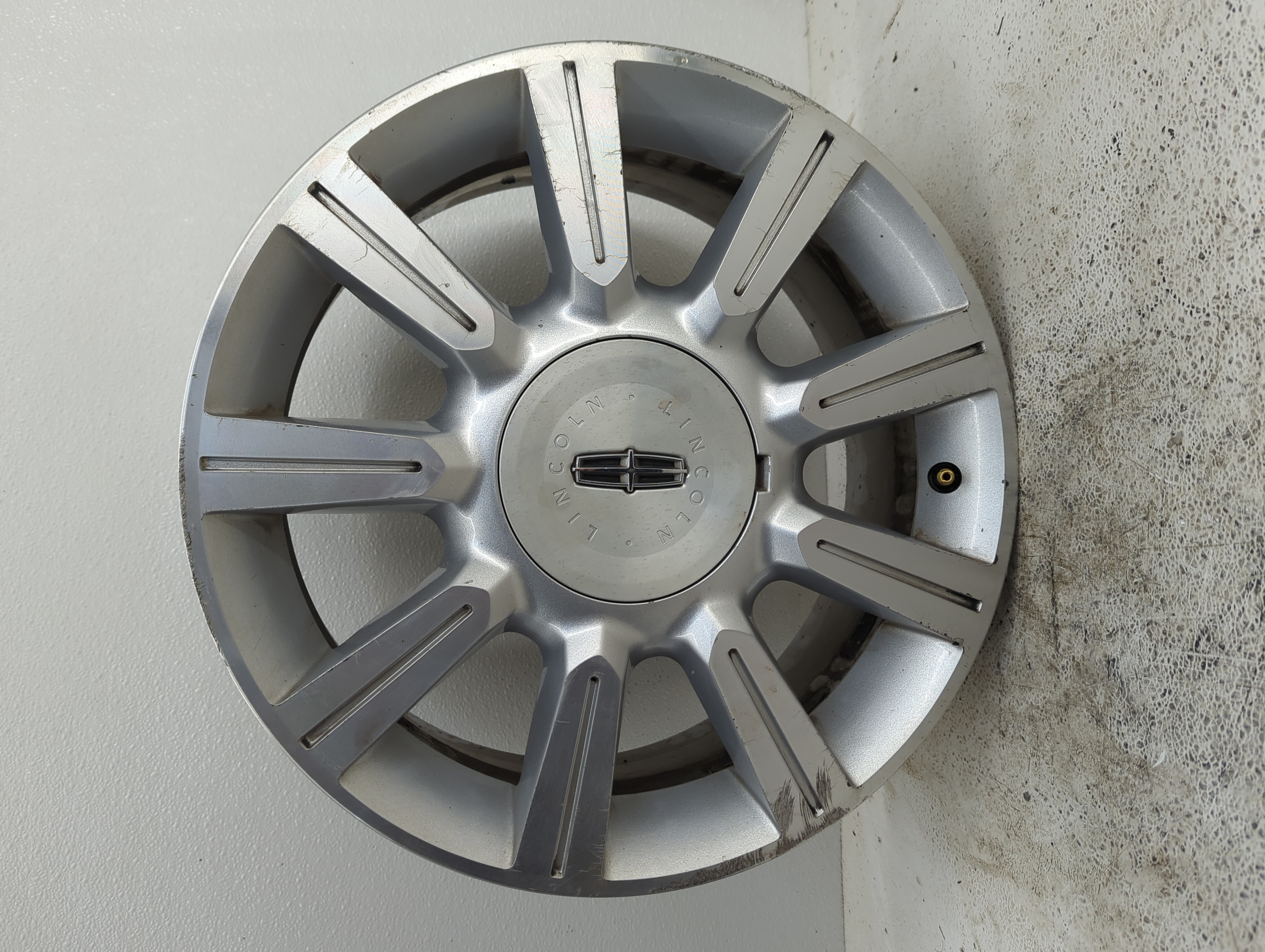 2010-2012 Lincoln Mkz Wheel Rim Oem 1067281 - Oemusedautoparts1.com