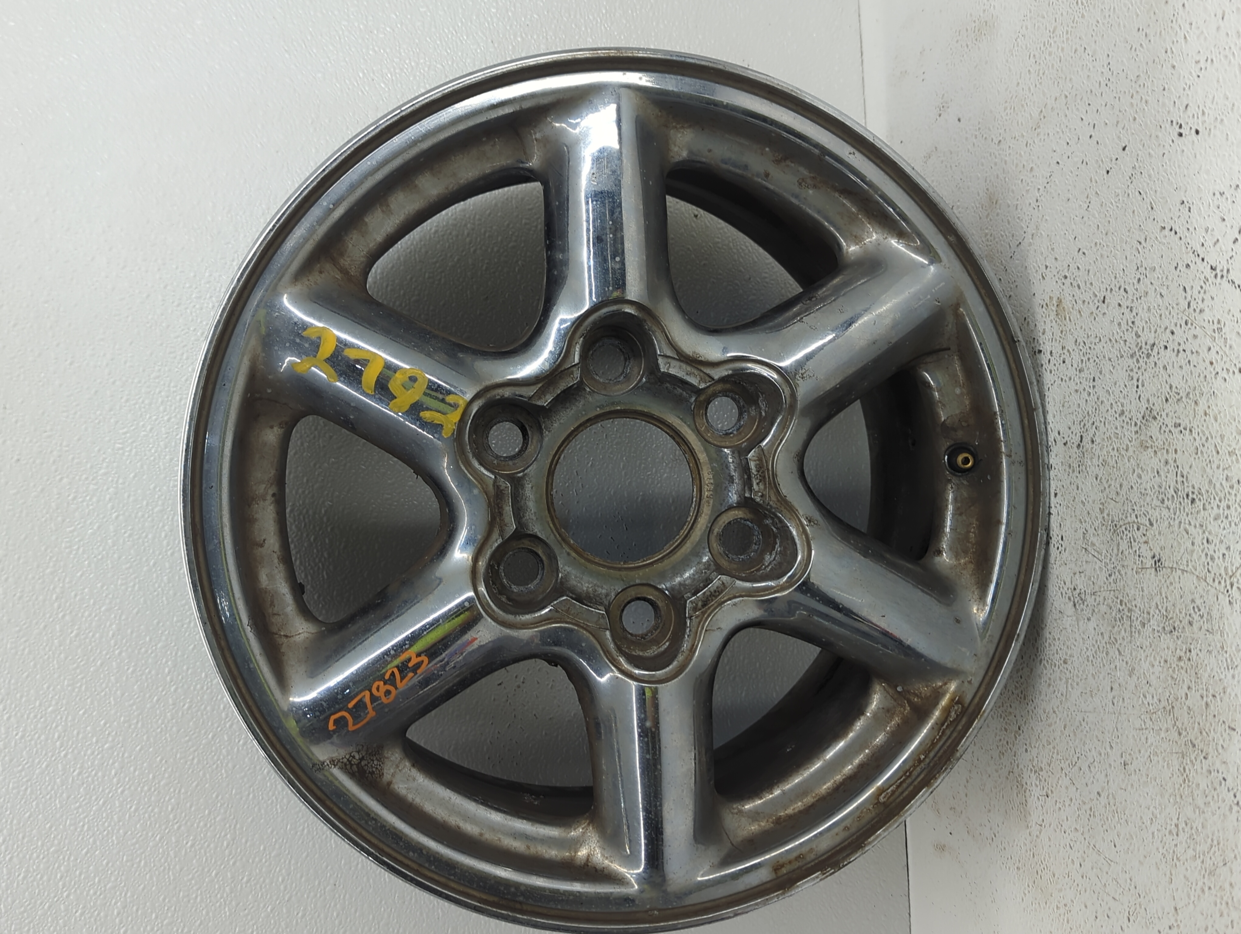 1999-2000 Cadillac Escalade Wheel Rim Oem 1071570 - Oemusedautoparts1.com