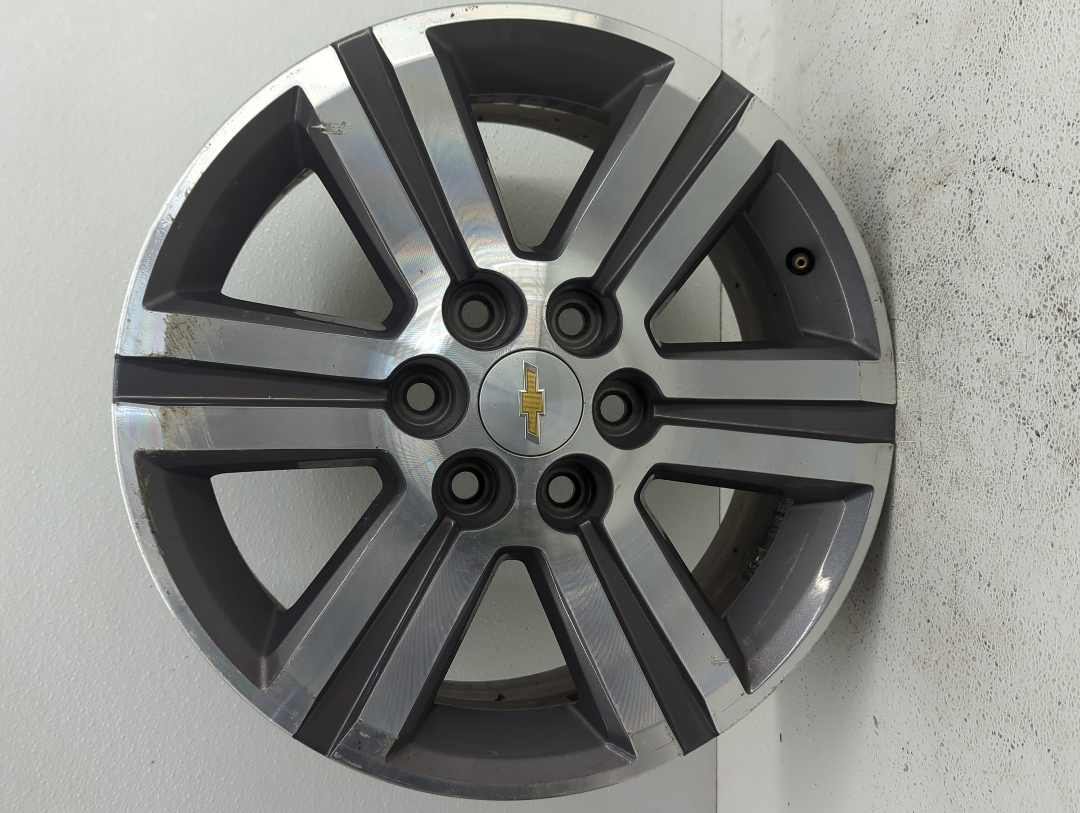 2015-2017 Chevrolet Traverse Wheel Rim Oem 1073975 - Oemusedautoparts1.com