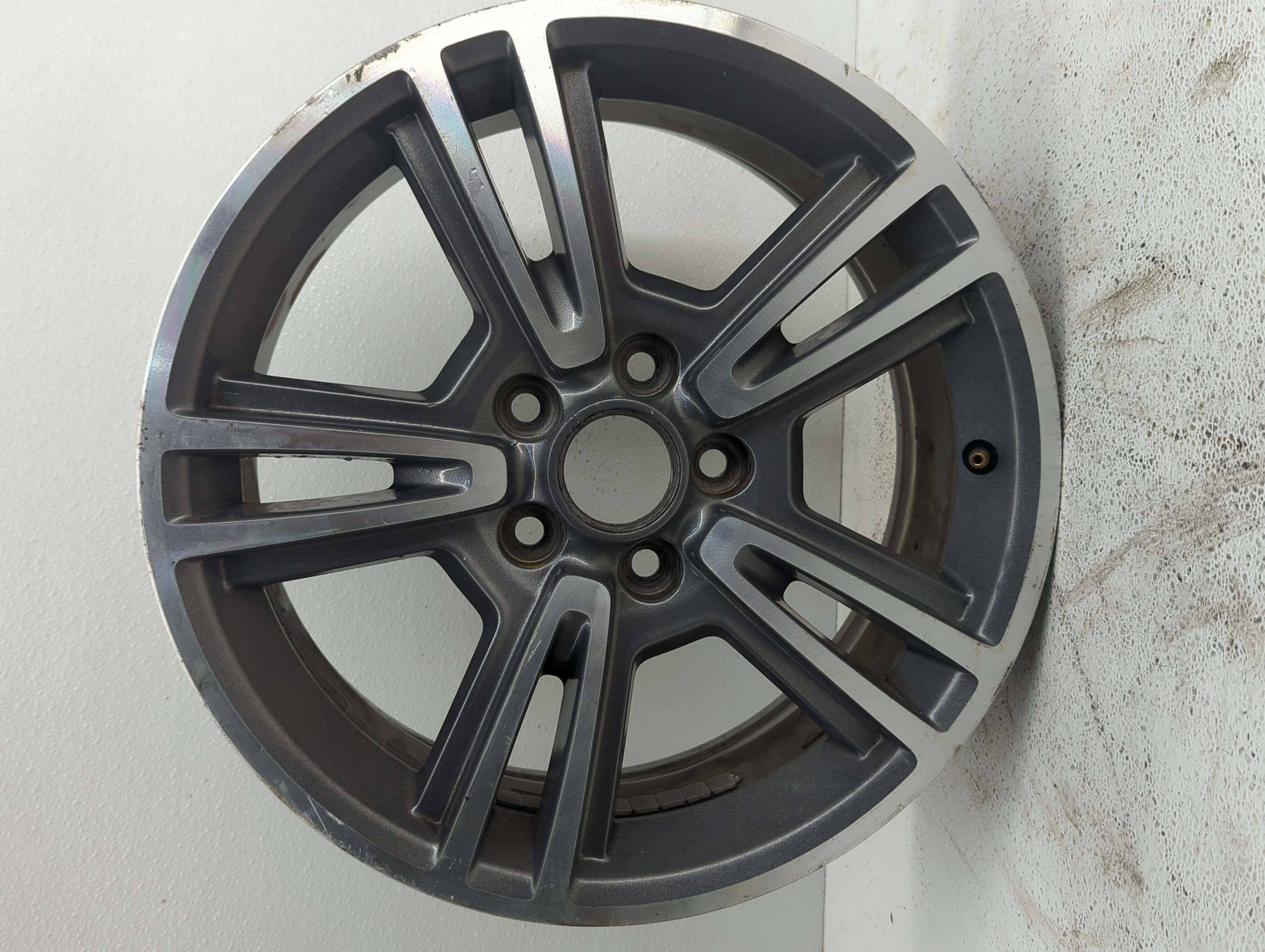 2010-2013 Ford Mustang Wheel Rim Oem 1074041 - Oemusedautoparts1.com