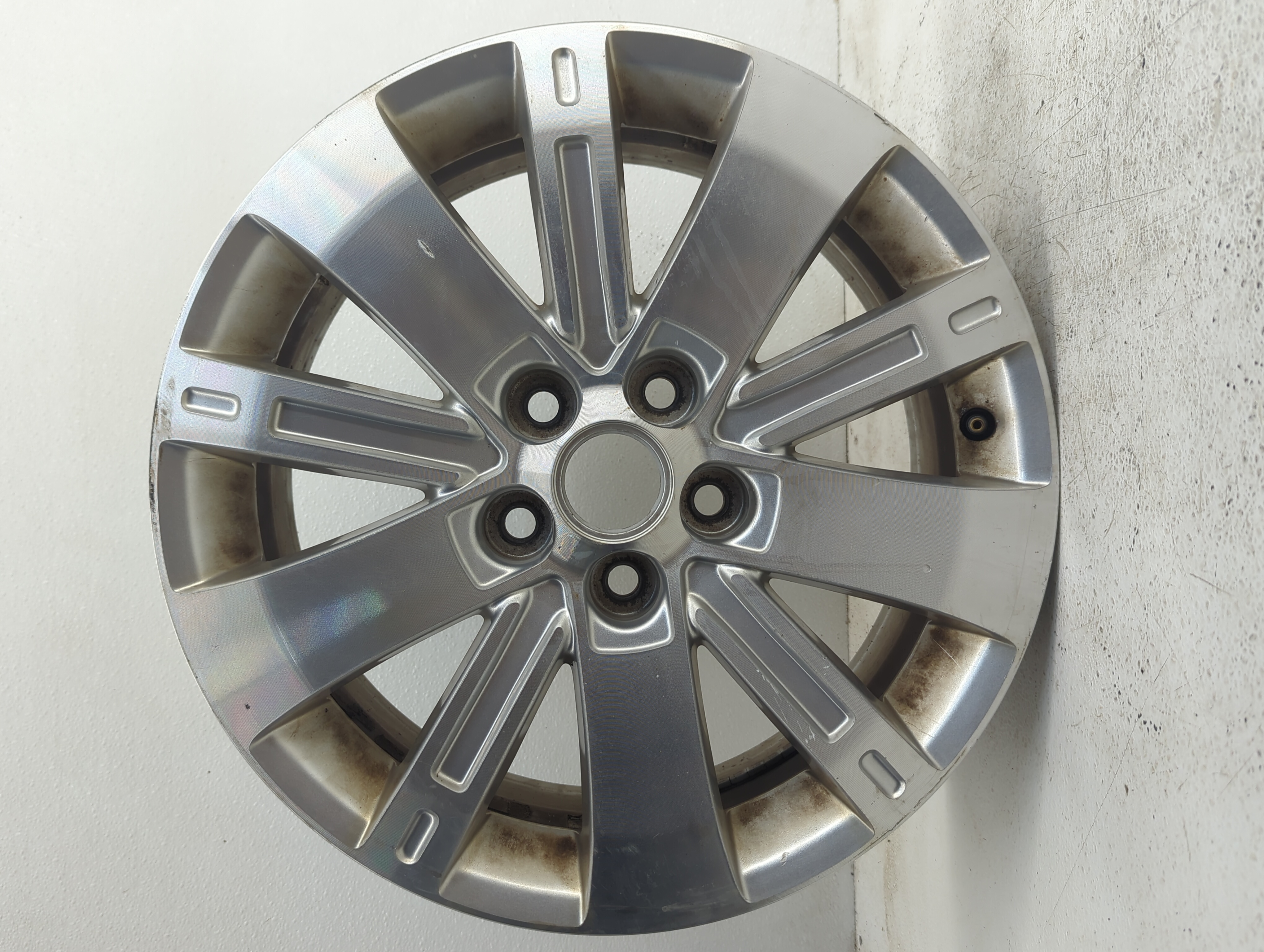 Picture of 2010-2012 Chevrolet Equinox Wheel Rim Oem 1074137