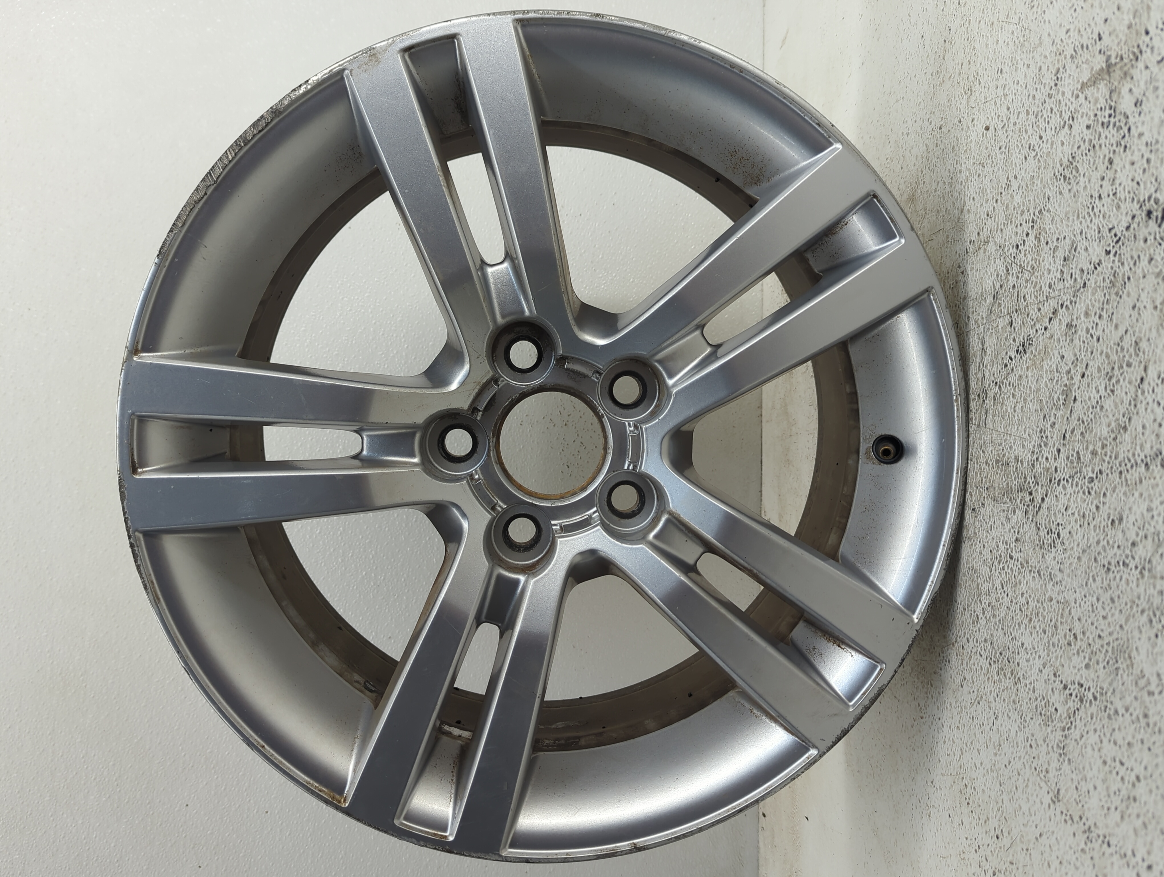 Picture of 2008-2009 Pontiac G8 Wheel Rim Oem 1074234