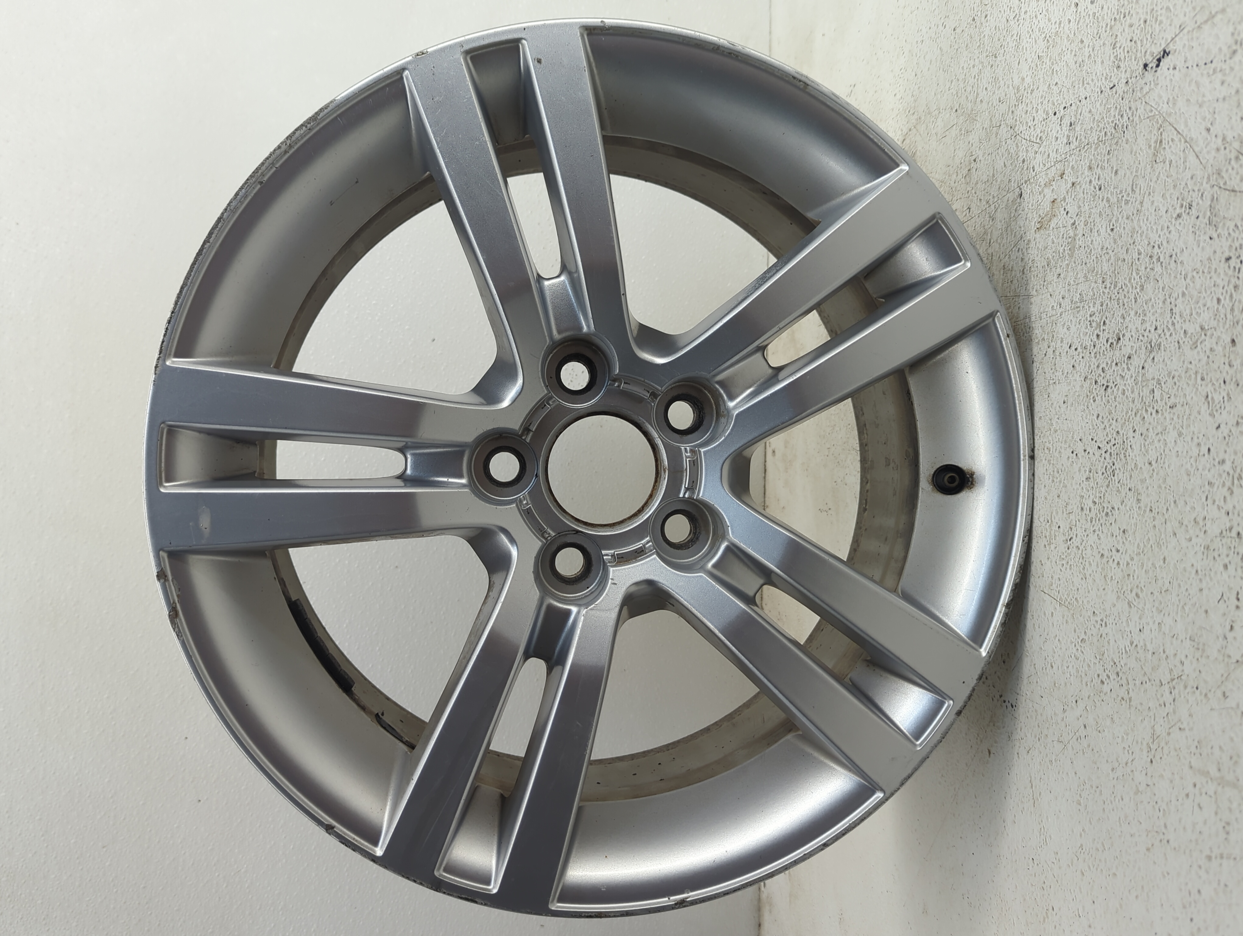 Picture of 2008-2009 Pontiac G8 Wheel Rim Oem 1074235