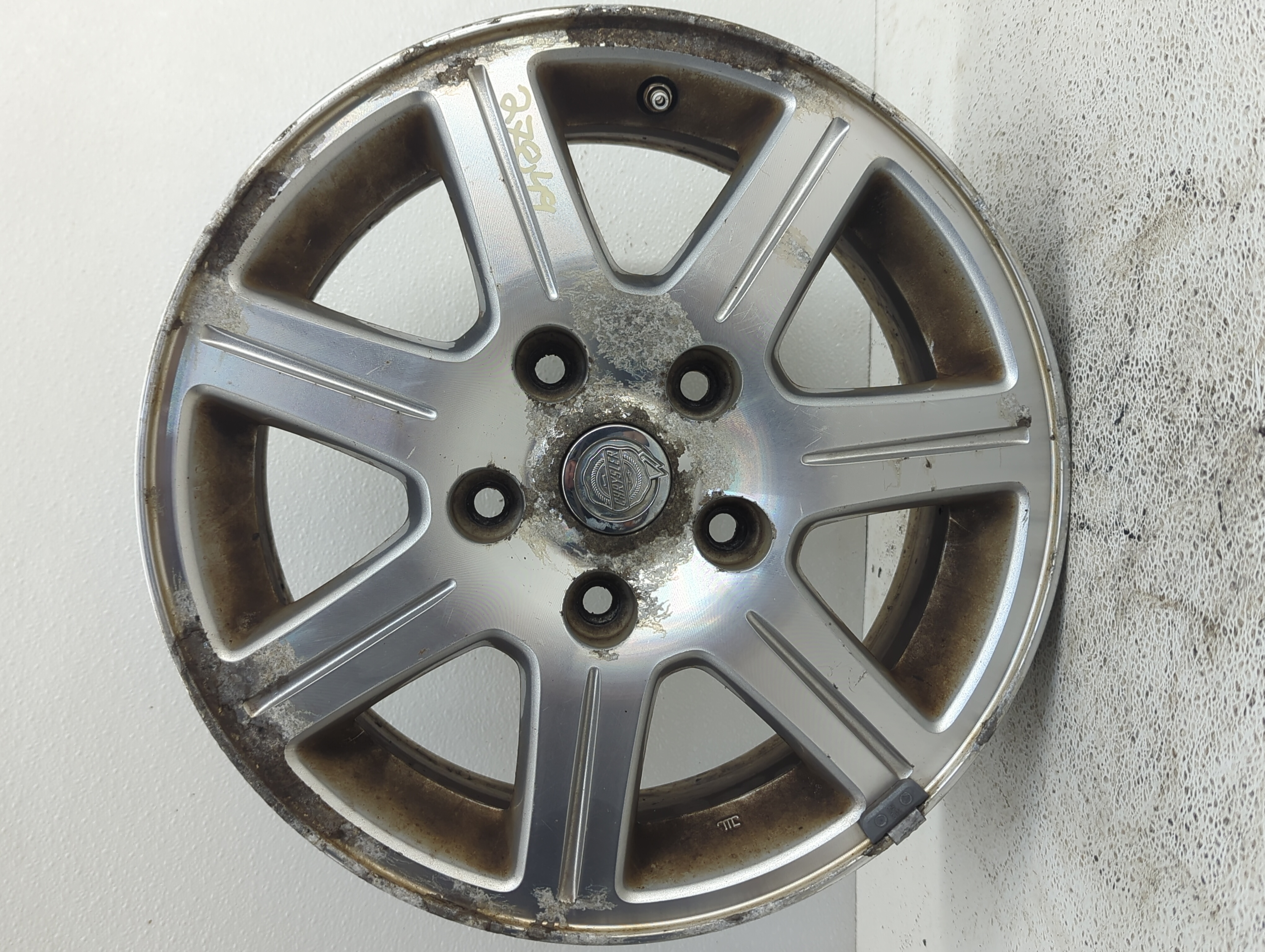 Picture of 2008-2013 Chrysler Town & Country Wheel Rim Oem 1074254