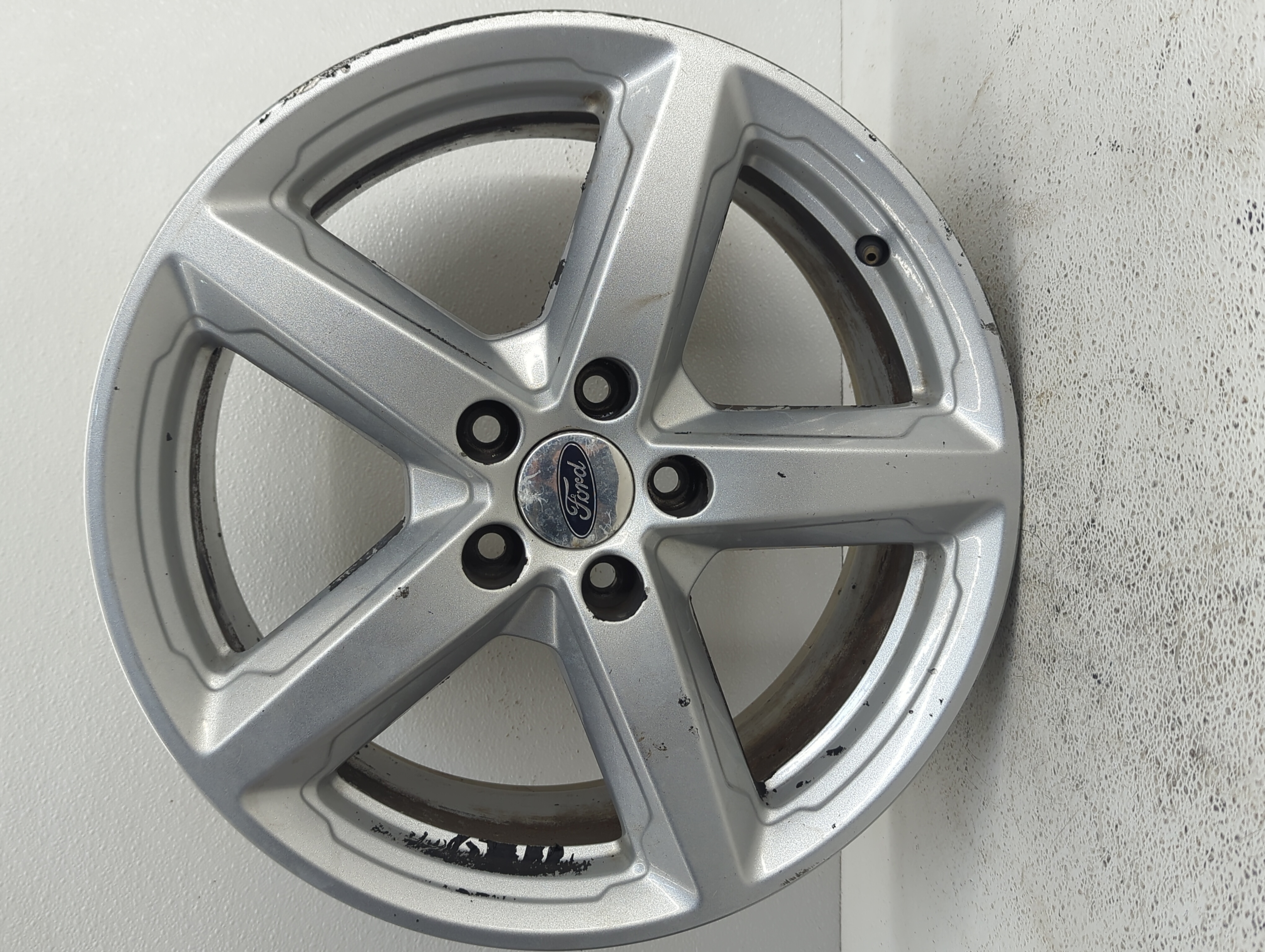 2016-2019 Ford Explorer Wheel Rim Oem 1074297 - Oemusedautoparts1.com