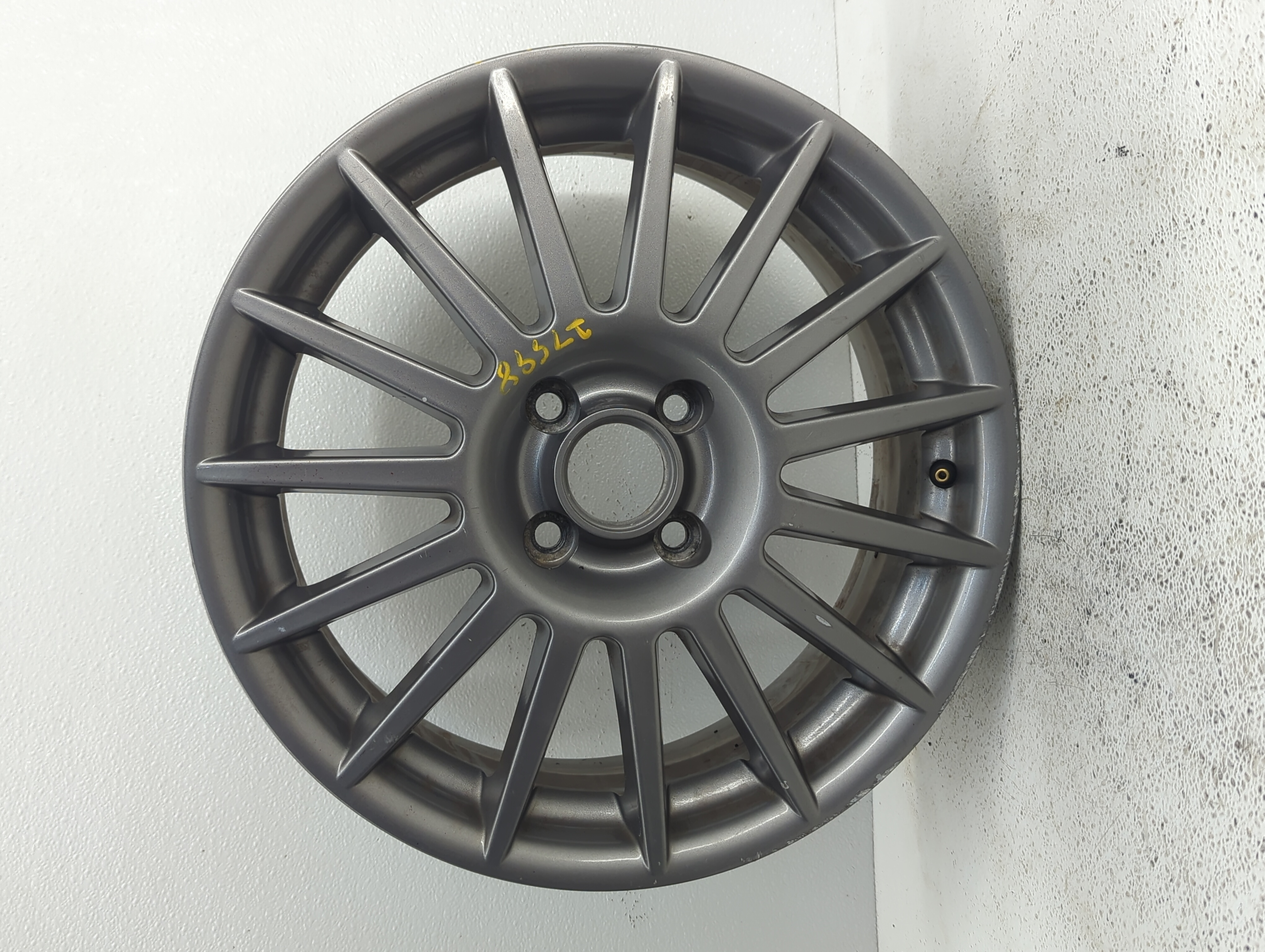 2002-2004 Ford Focus Wheel Rim Oem 1074557 - Oemusedautoparts1.com