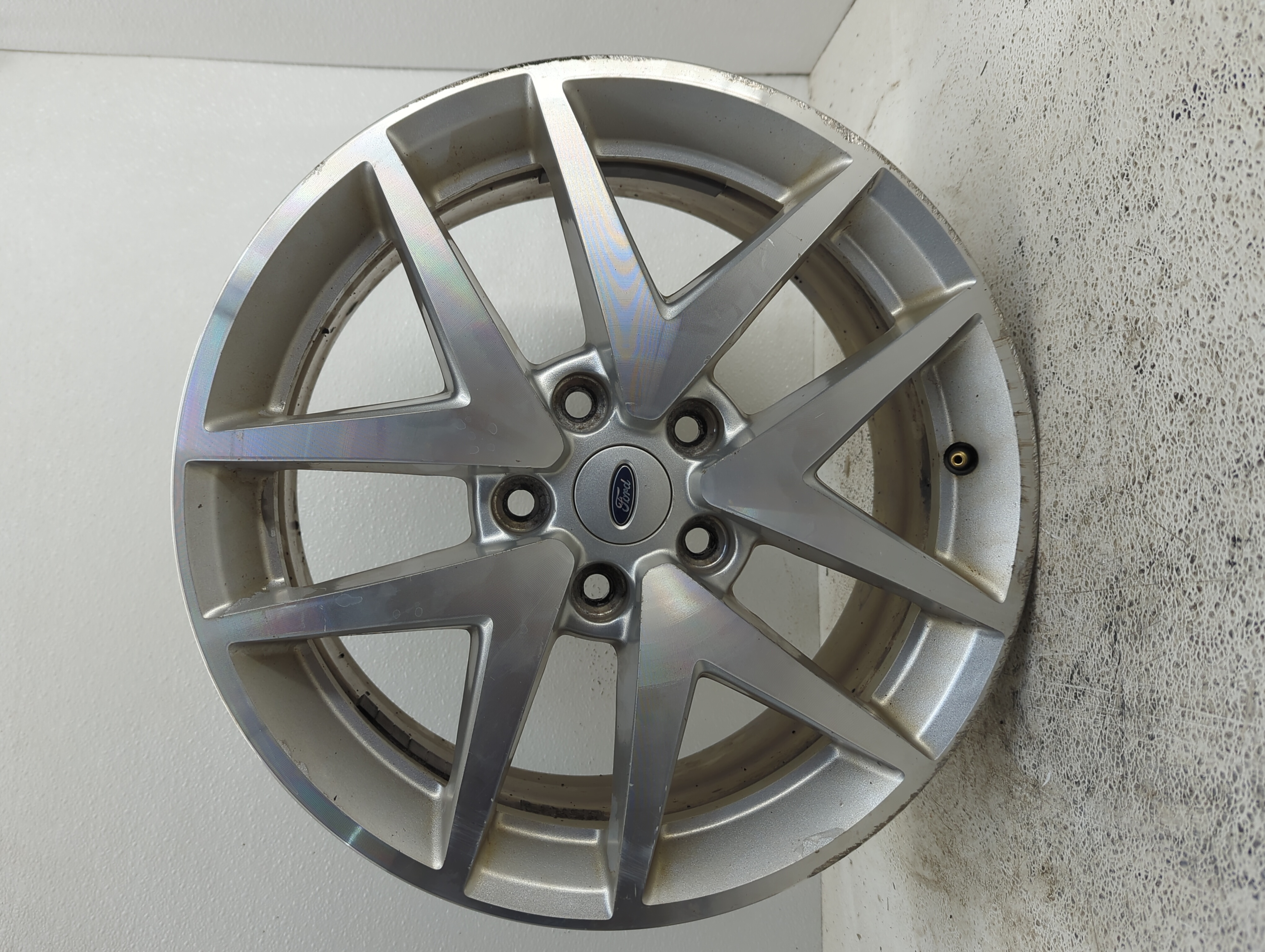2010-2012 Ford Fusion Wheel Rim Oem 1074728 - Oemusedautoparts1.com