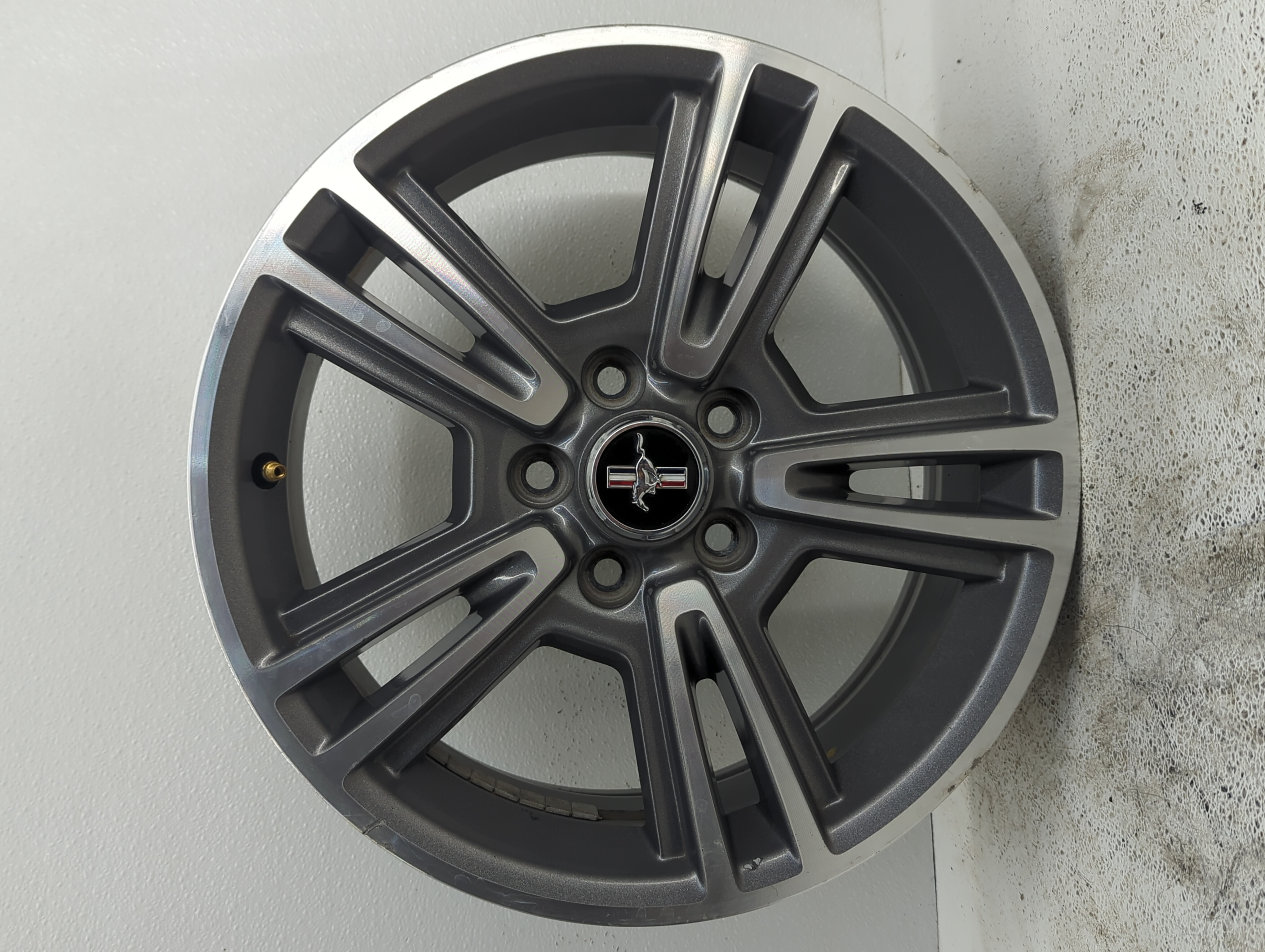 2010-2013 Ford Mustang Wheel Rim Oem 1078703 - Oemusedautoparts1.com