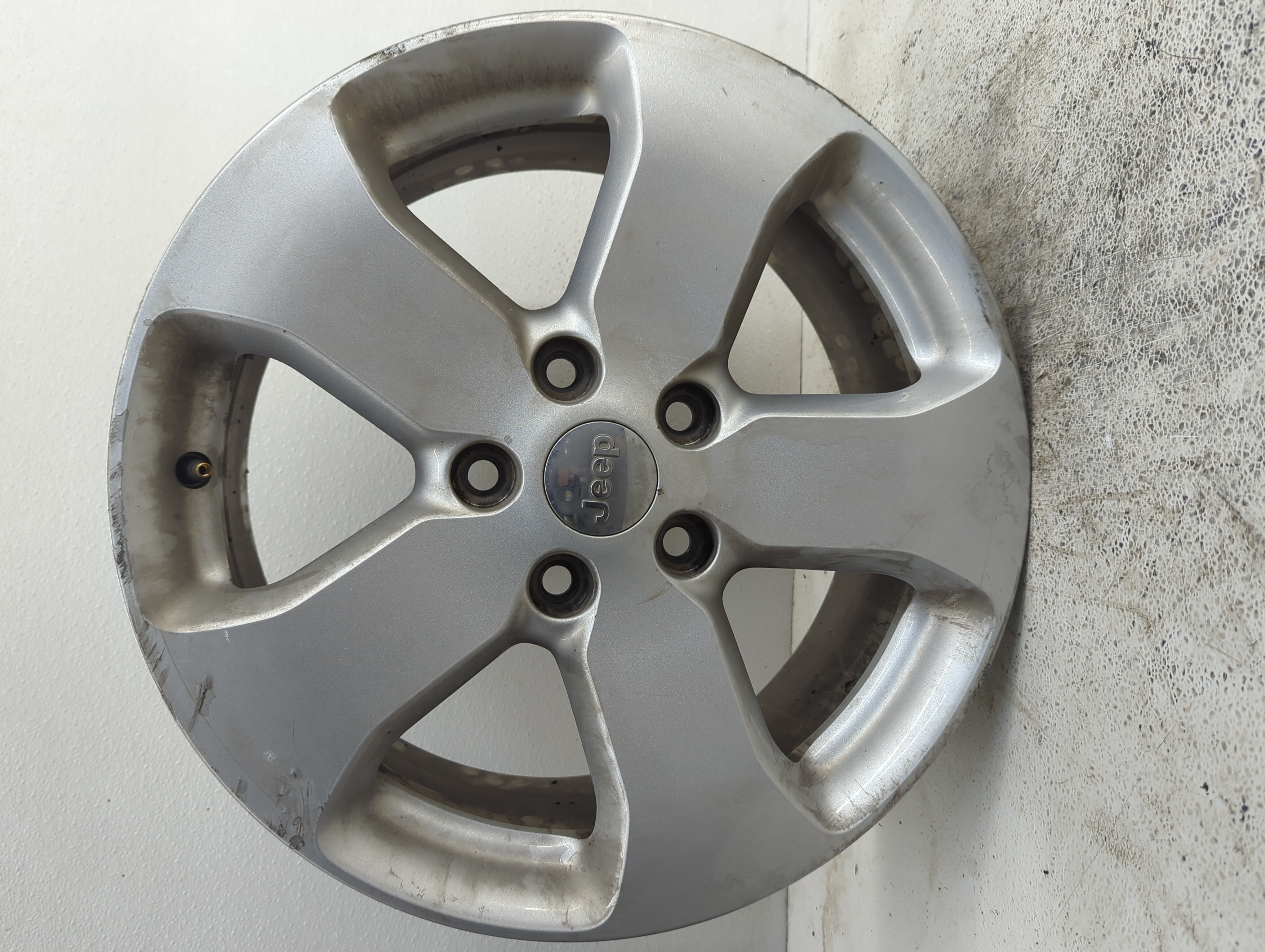 2011-2013 Jeep Grand Cherokee Wheel Rim Oem 1079418 - Oemusedautoparts1.com