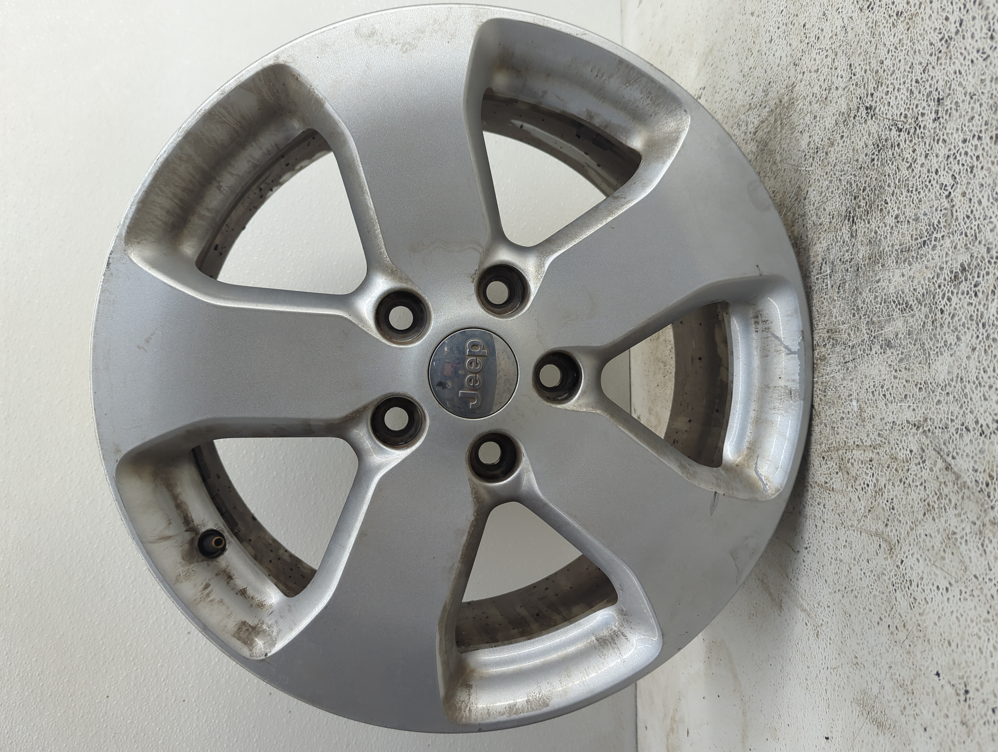 2011-2013 Jeep Grand Cherokee Wheel Rim Oem 1079421 - Oemusedautoparts1.com