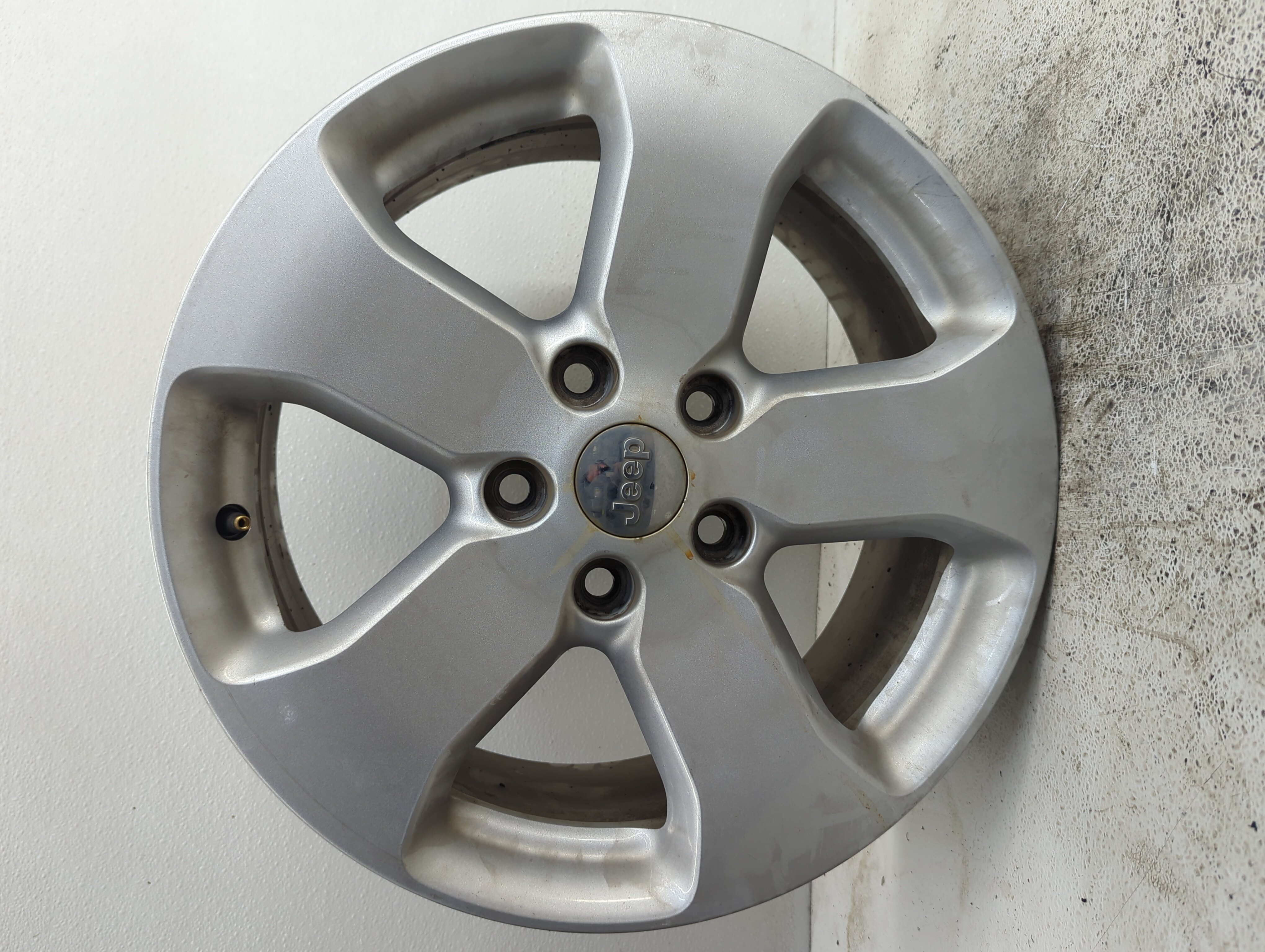 2011-2013 Jeep Grand Cherokee Wheel Rim Oem 1079422 - Oemusedautoparts1.com