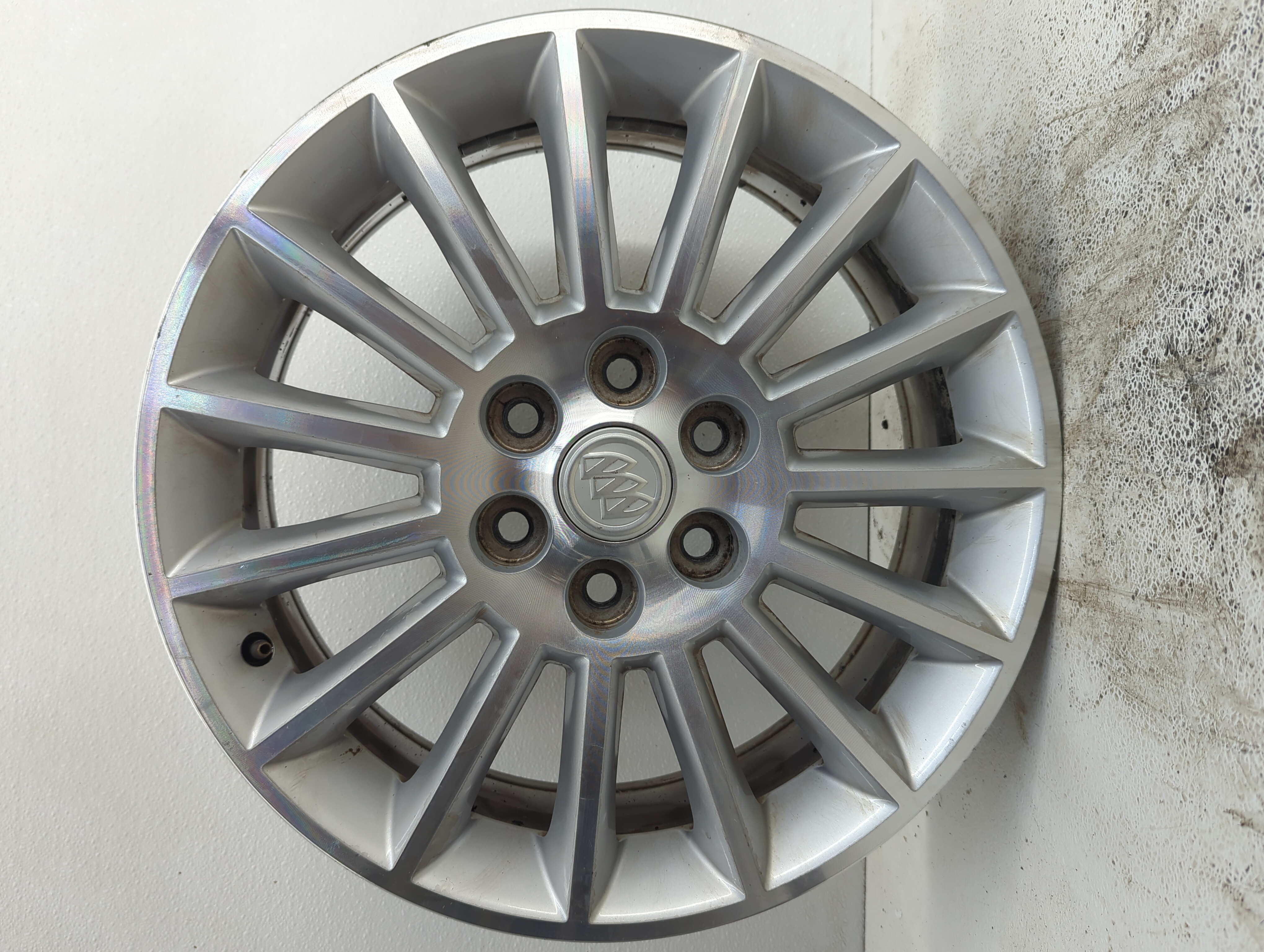 Picture of 2008-2012 Buick Enclave Wheel Rim Oem 1079437