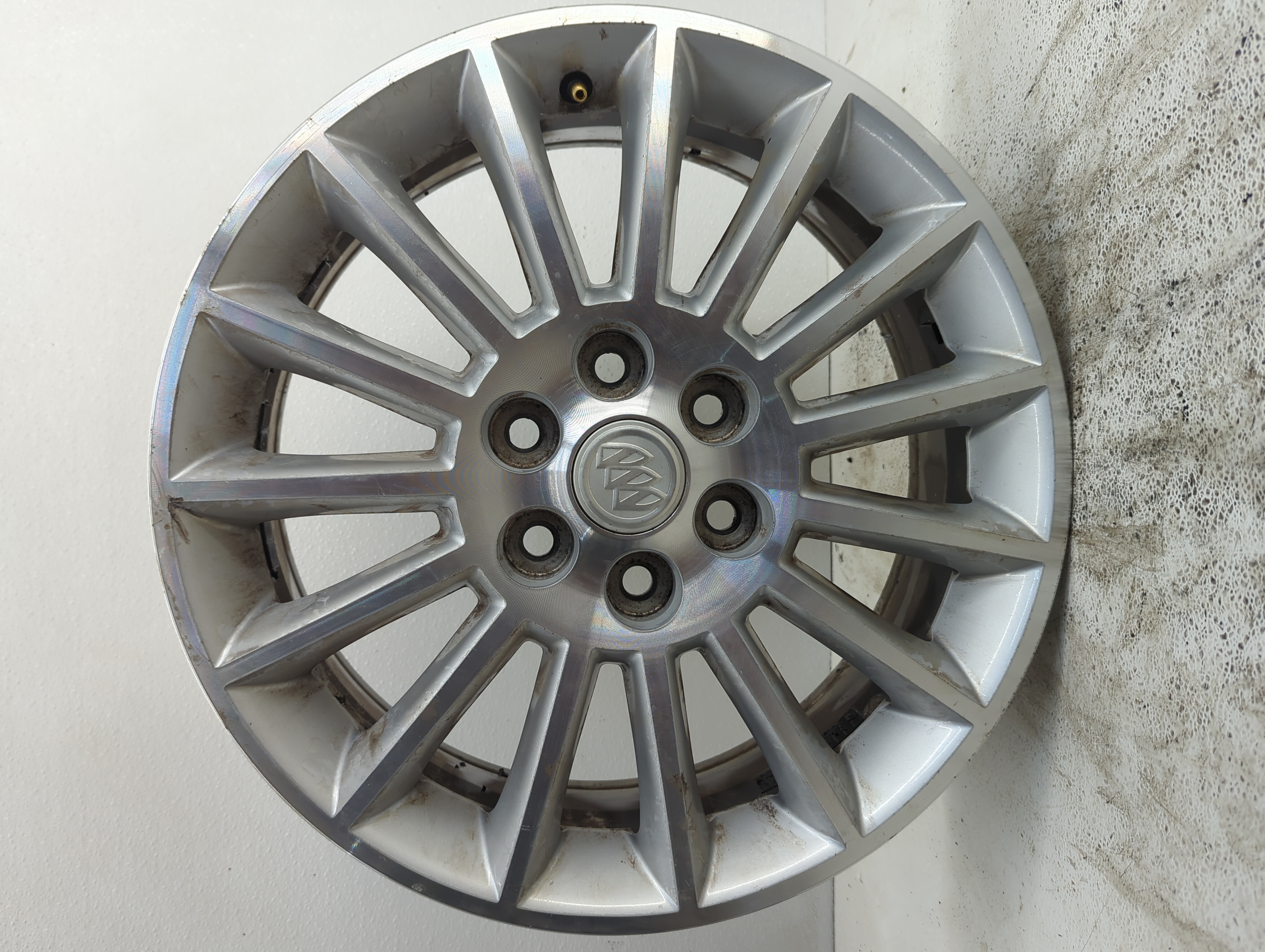 Picture of 2008-2012 Buick Enclave Wheel Rim Oem 1079438