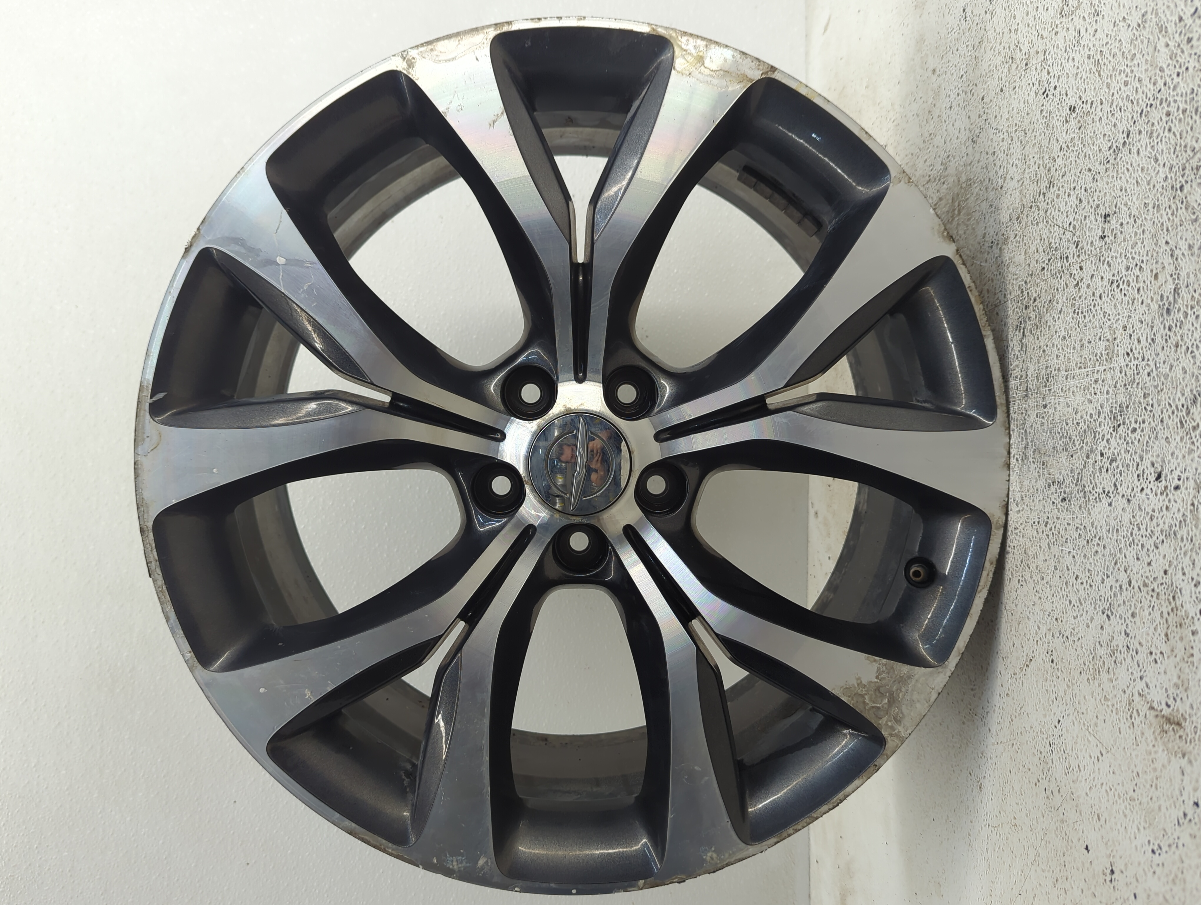 2015-2017 Chrysler 200 Wheel Rim Oem 1080849 - Oemusedautoparts1.com