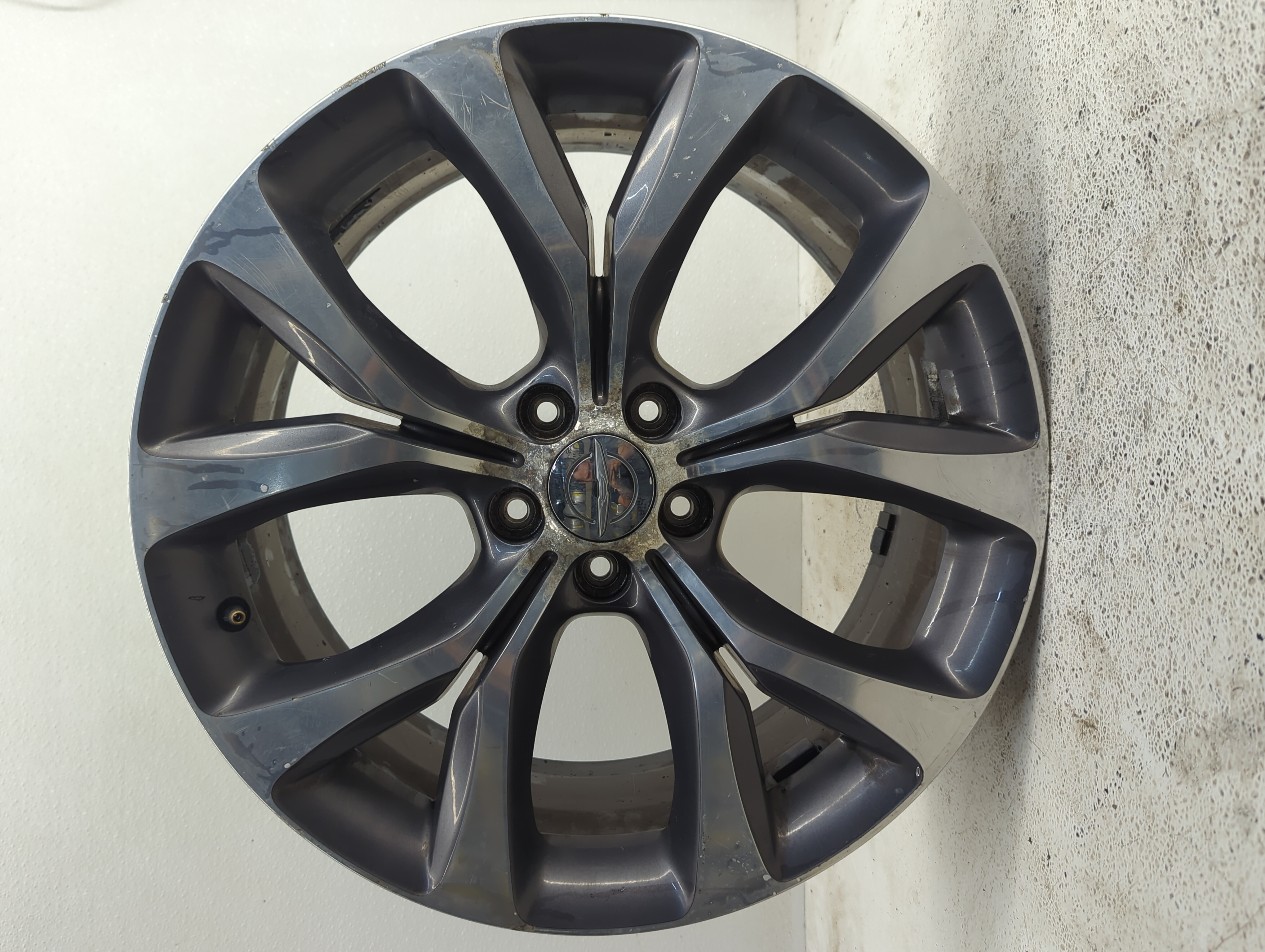 2015-2017 Chrysler 200 Wheel Rim Oem 1080850 - Oemusedautoparts1.com