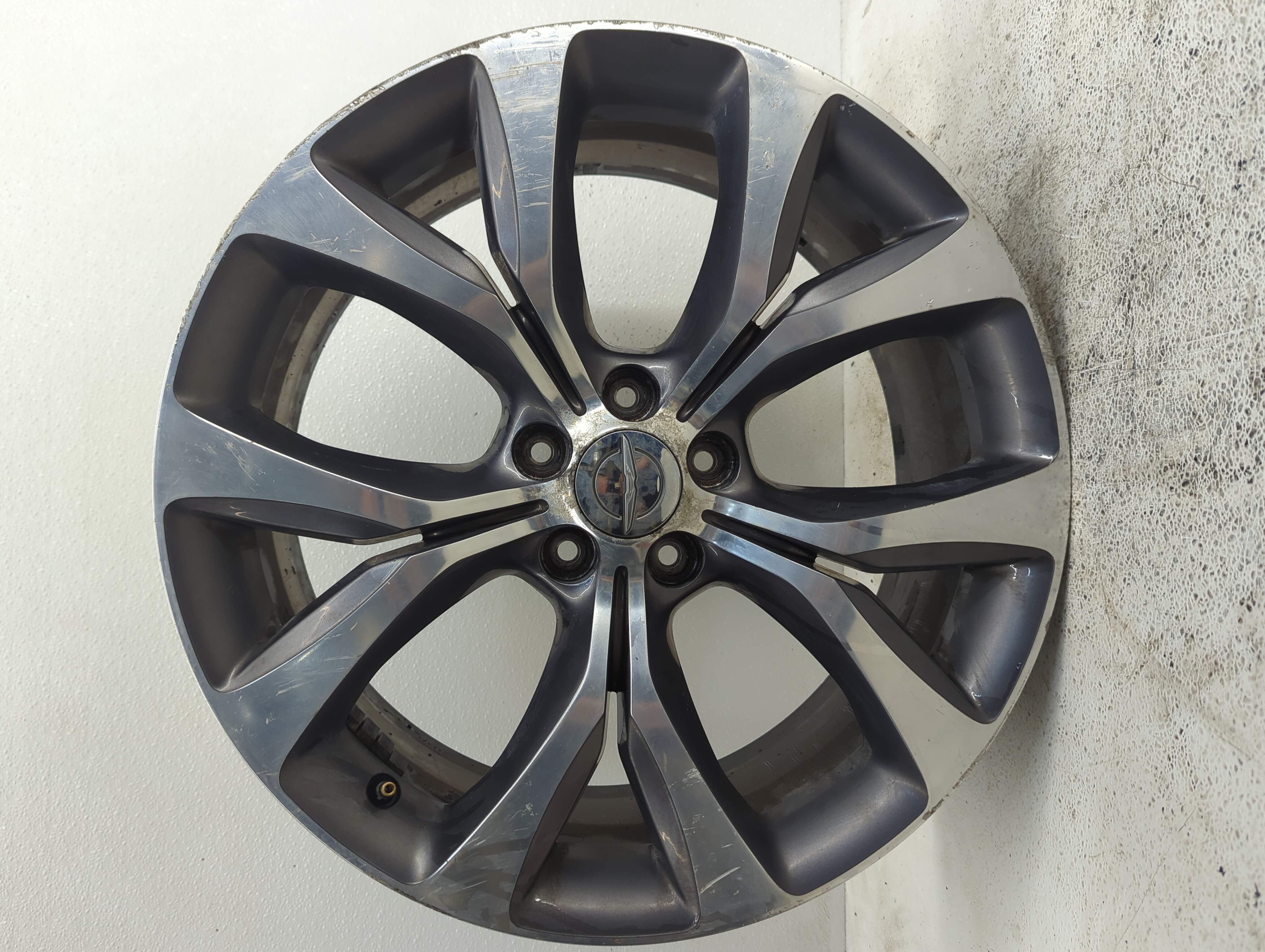 2015-2017 Chrysler 200 Wheel Rim Oem 1080851 - Oemusedautoparts1.com