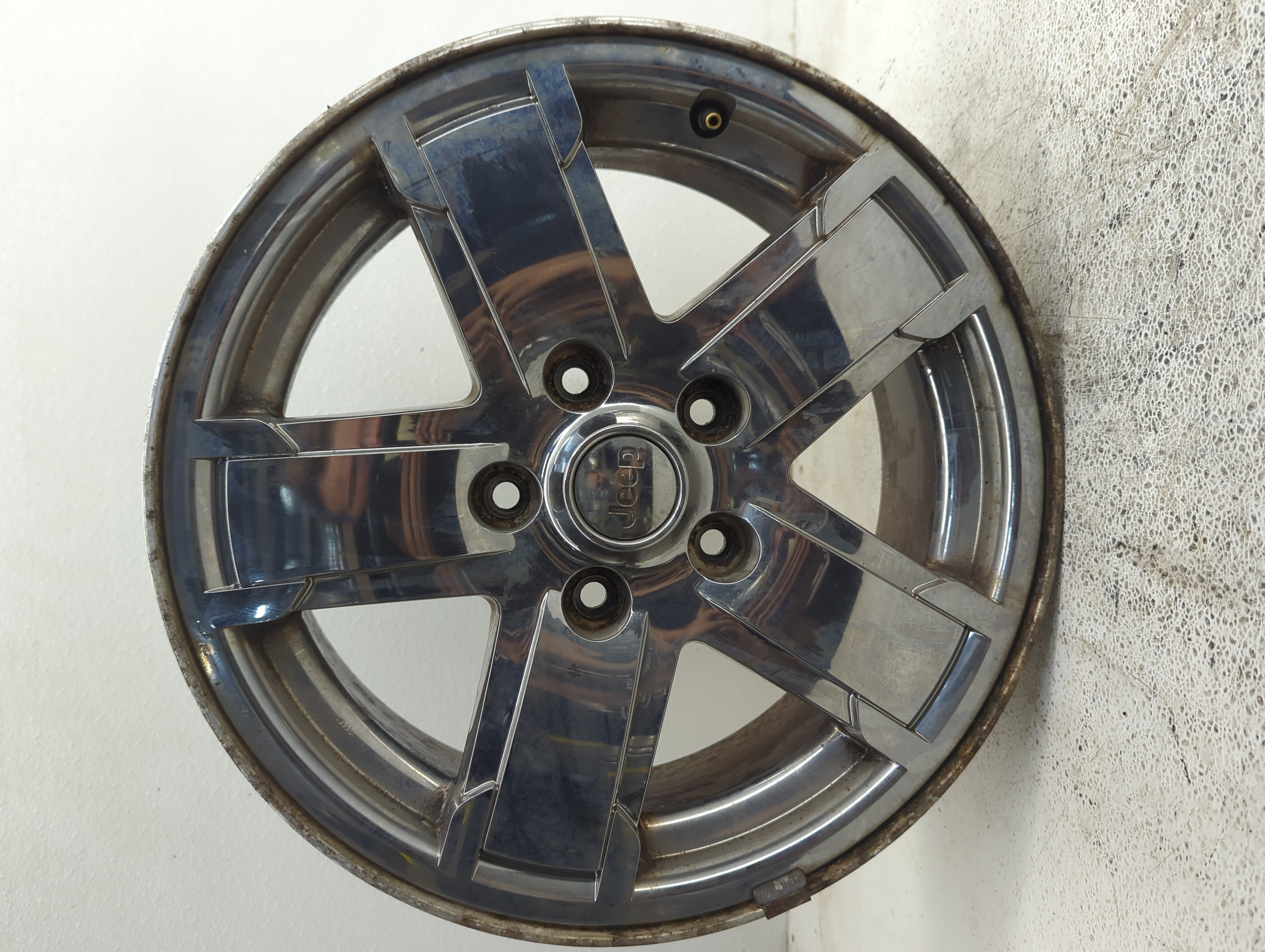 2005-2007 Jeep Grand Cherokee Wheel Rim Oem 1081838 - Oemusedautoparts1.com
