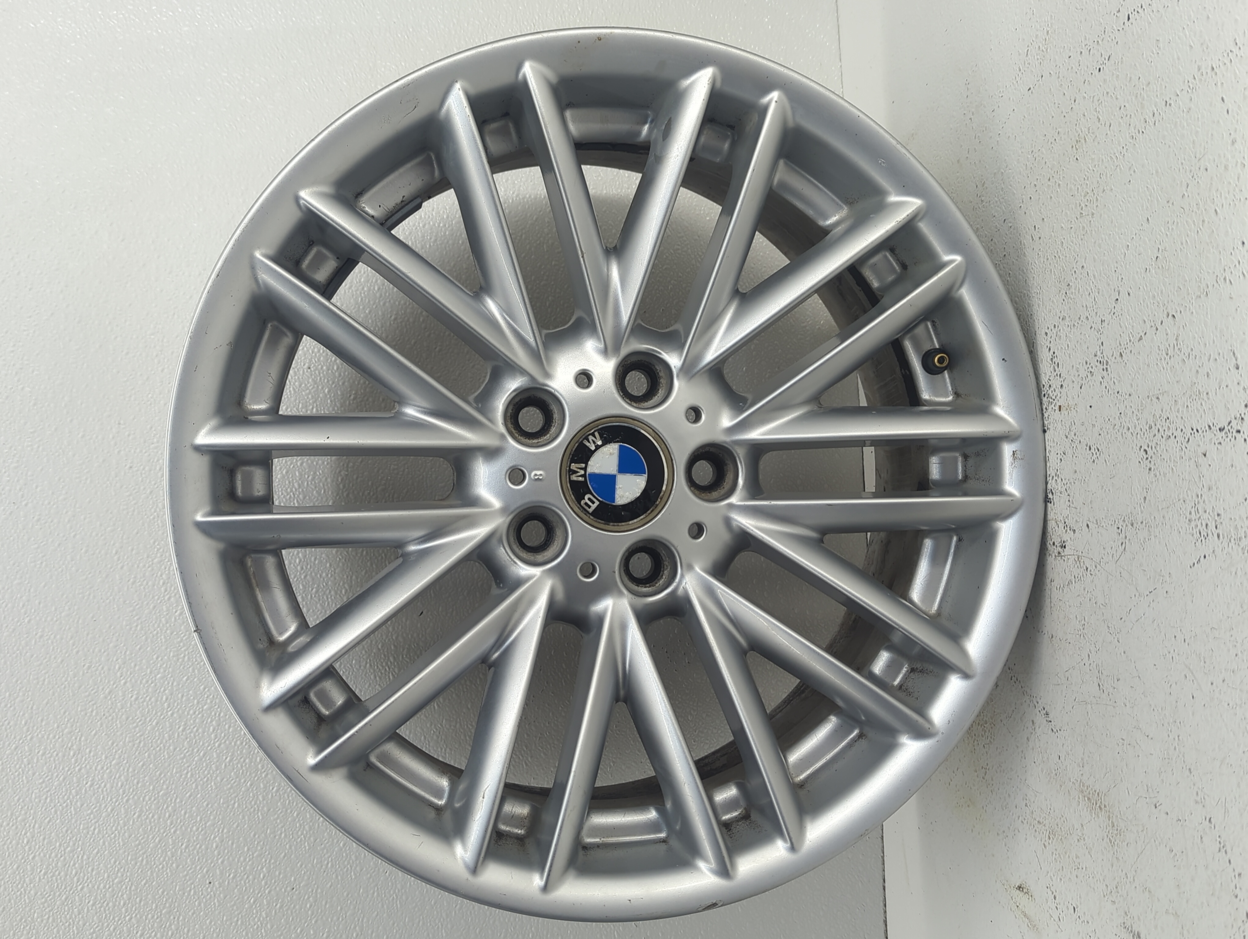 2002-2005 Bmw 745i Wheel Rim Oem 1082285 - Oemusedautoparts1.com
