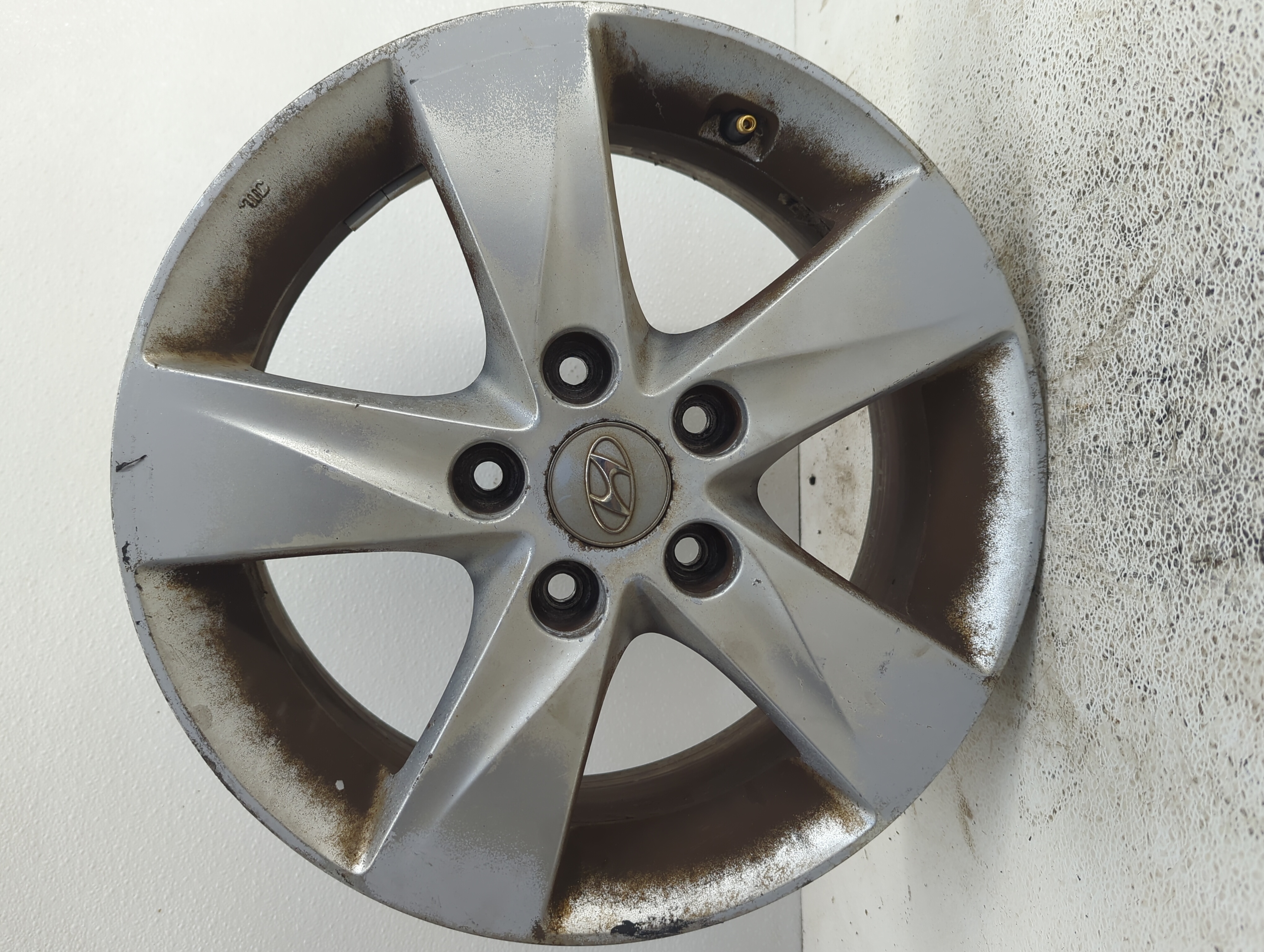 Picture of 2011-2013 Hyundai Elantra Wheel Rim Oem 1082297