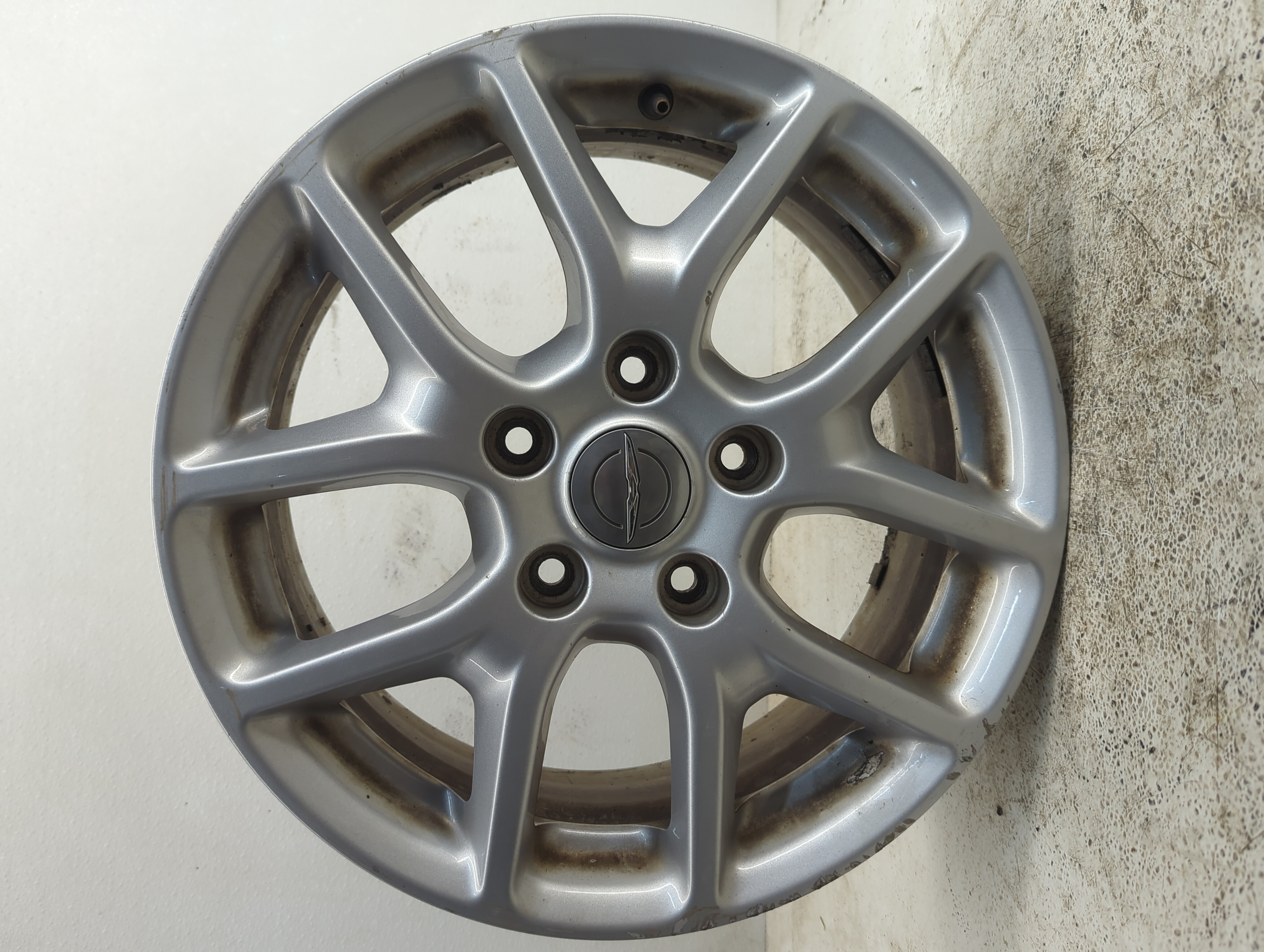 2017-2018 Chrysler Pacifica Wheel Rim Oem 1085692 - Oemusedautoparts1.com
