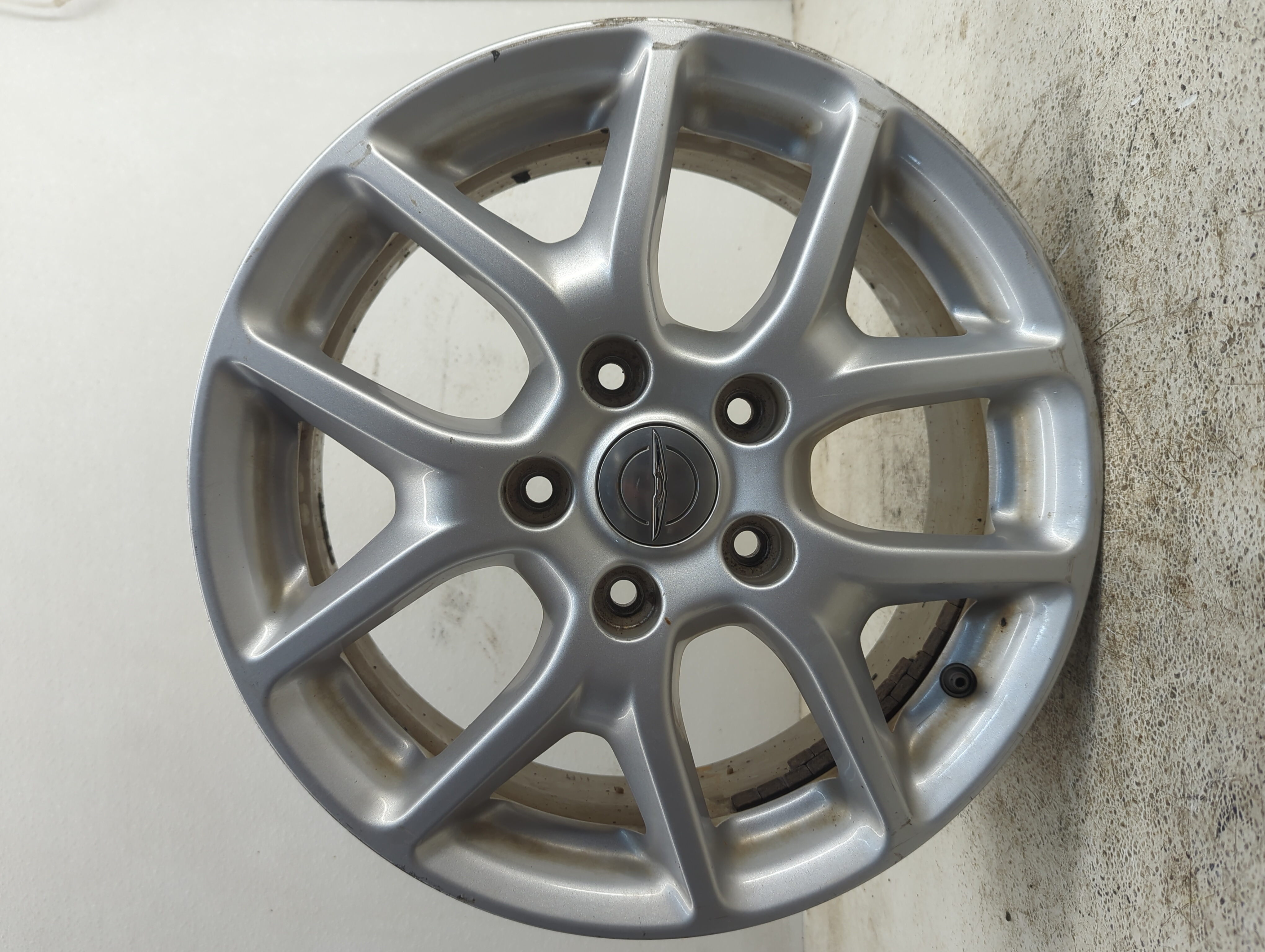 2017-2018 Chrysler Pacifica Wheel Rim Oem 1085694 - Oemusedautoparts1.com